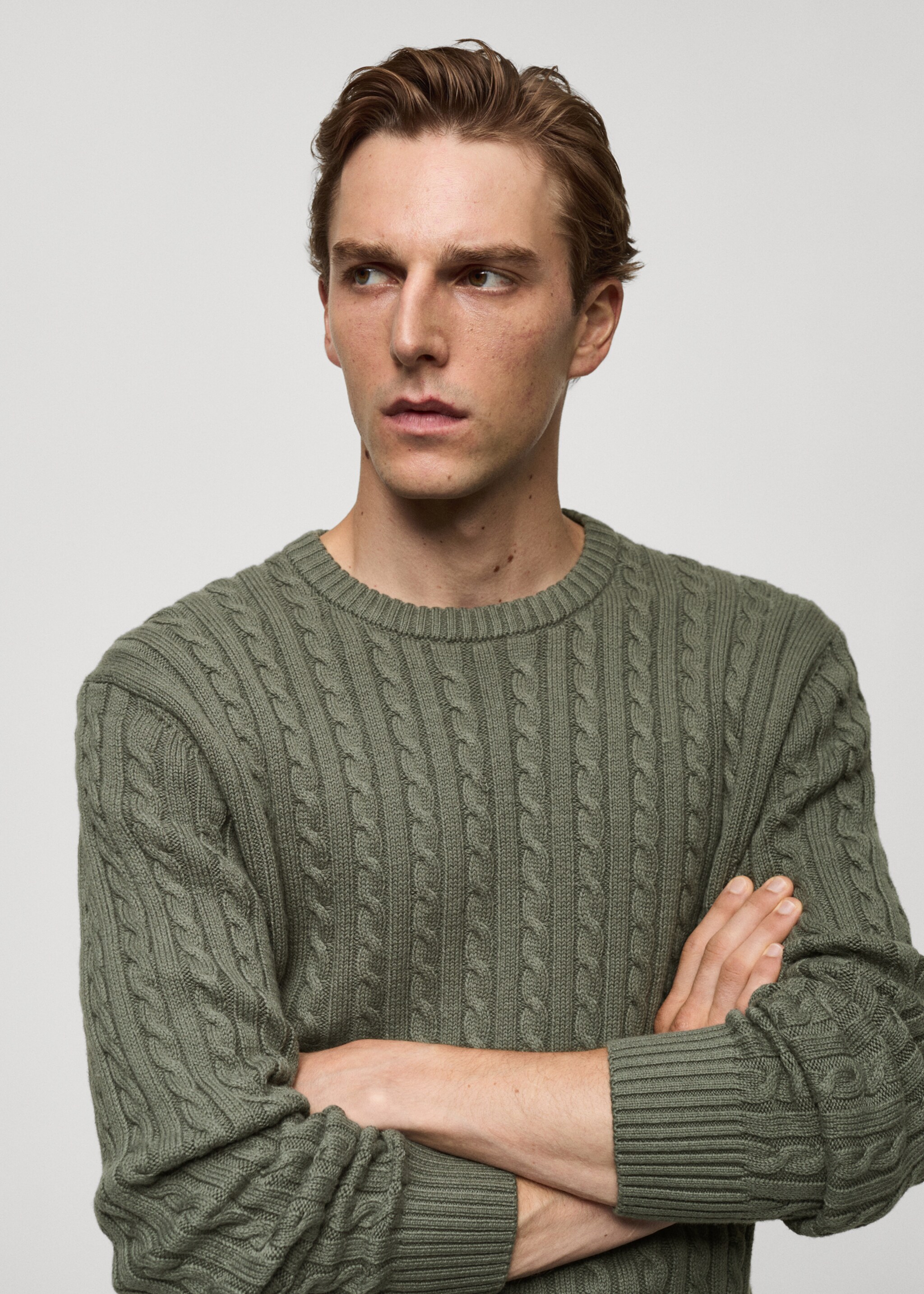 Cable-knit cotton-blend sweater - Details of the article 1, Forest Green. Ref: 77005980-00.