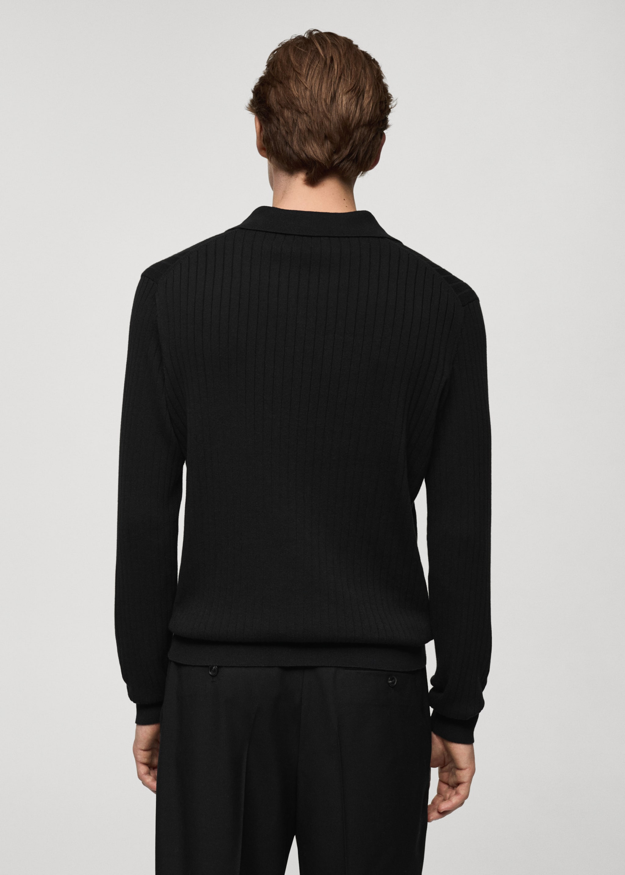 Sweter polo z cienkiej prążkowanej dzianiny - Tylna strona artykułu, Czarny. Ref: 77005983-00.