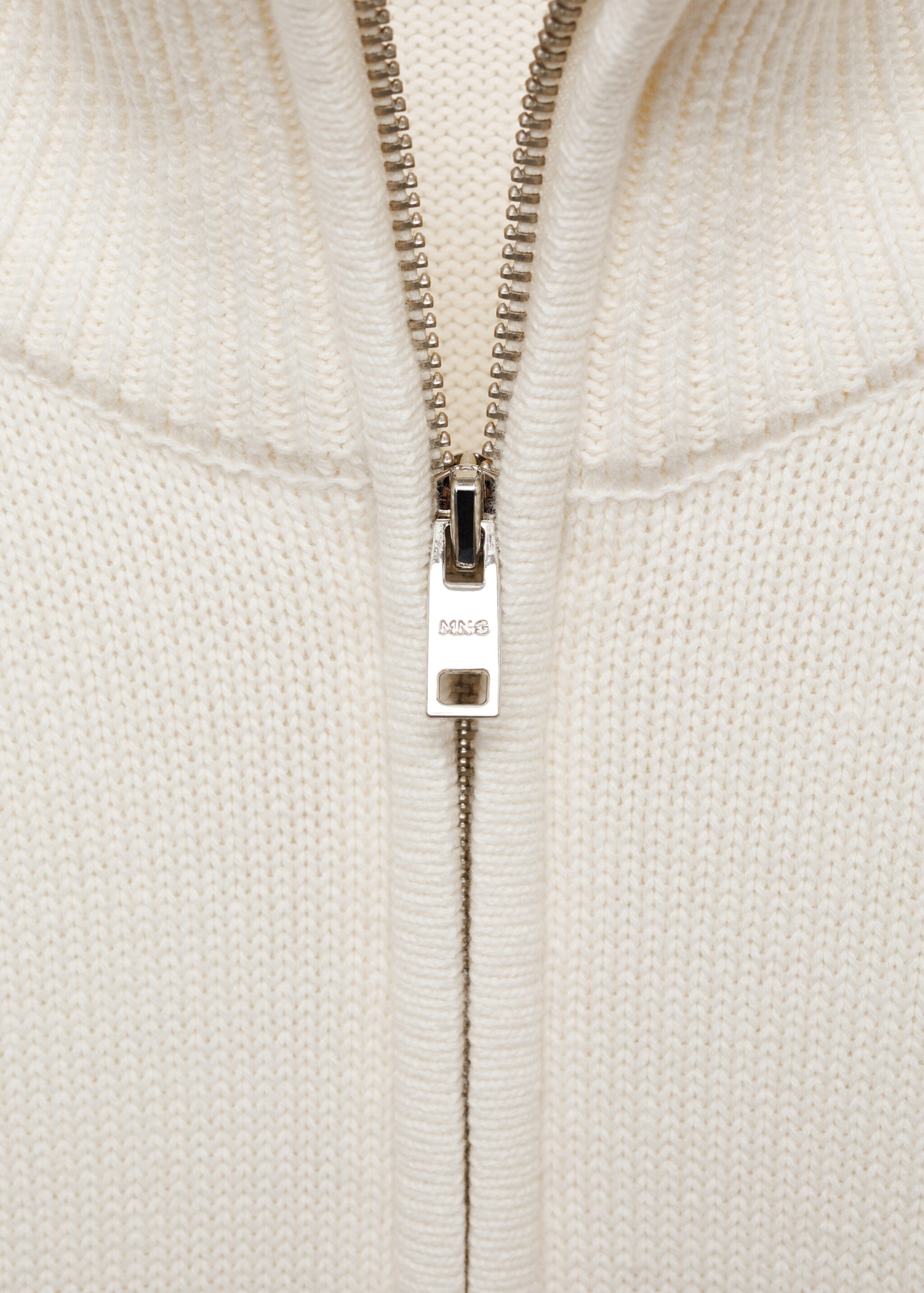 Medium-knit sweater with zip-up perkins neck - Details of the article 8, Off White. Ref: 77005985-00.