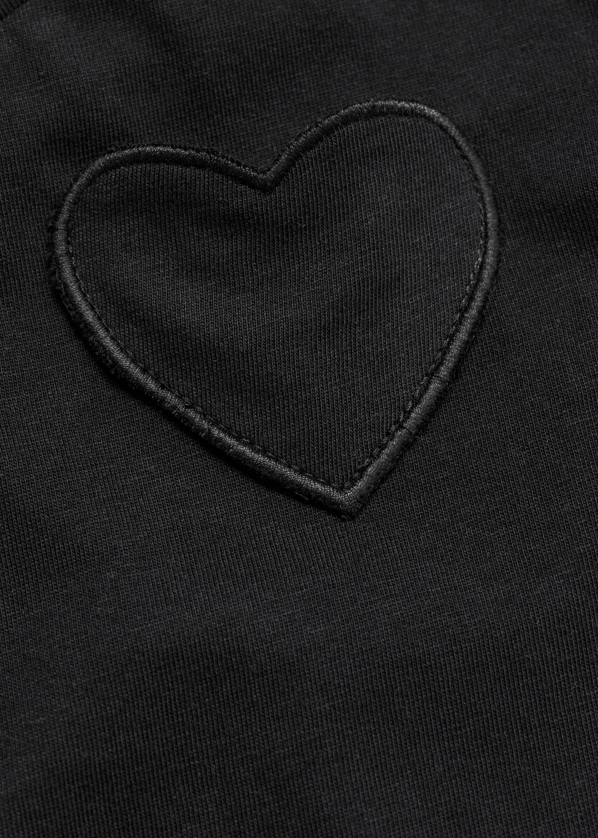 Embroidered heart T-shirt - Details of the article 8, Black. Ref: 77006349-00.