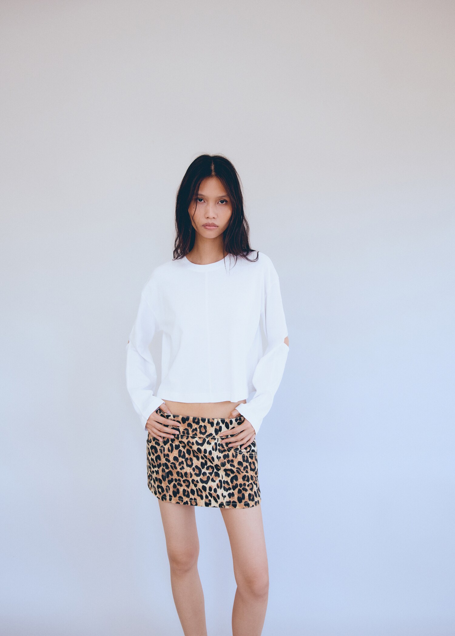 Long-sleeve t-shirt with cut-out - Medium plane