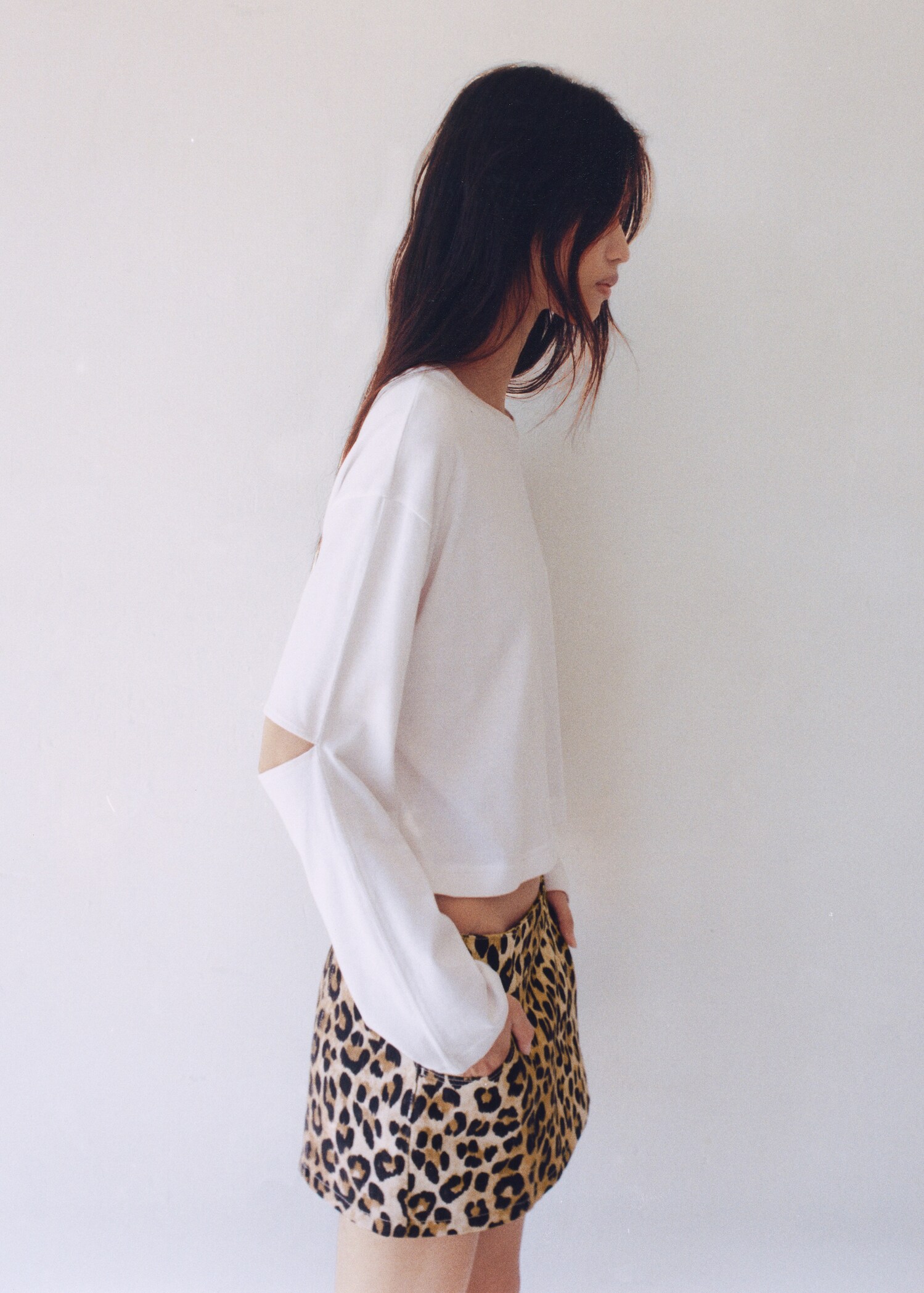 Long-sleeve t-shirt with cut-out - Details of the article 6