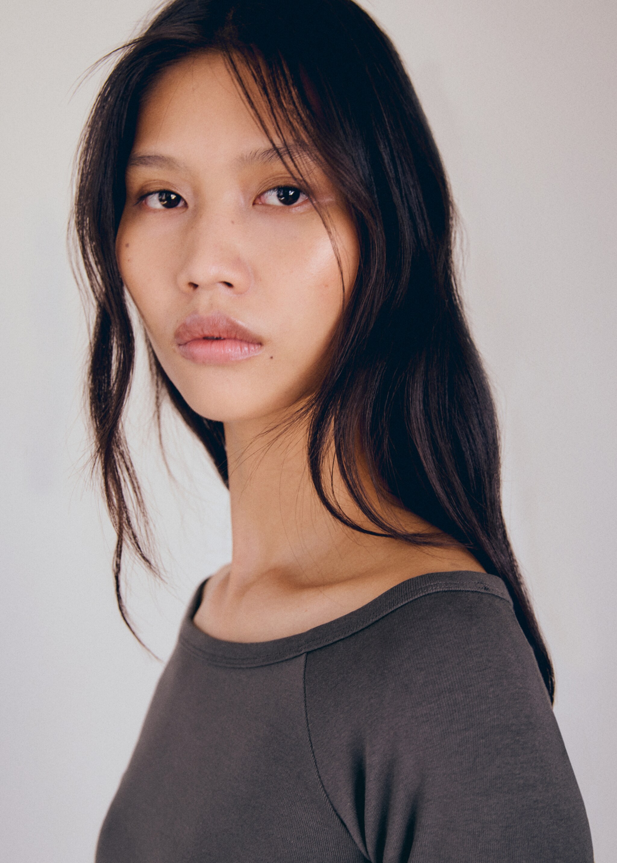 Cotton boat neck t-shirt - Details of the article 1, Grey. Ref: 77006358-00.