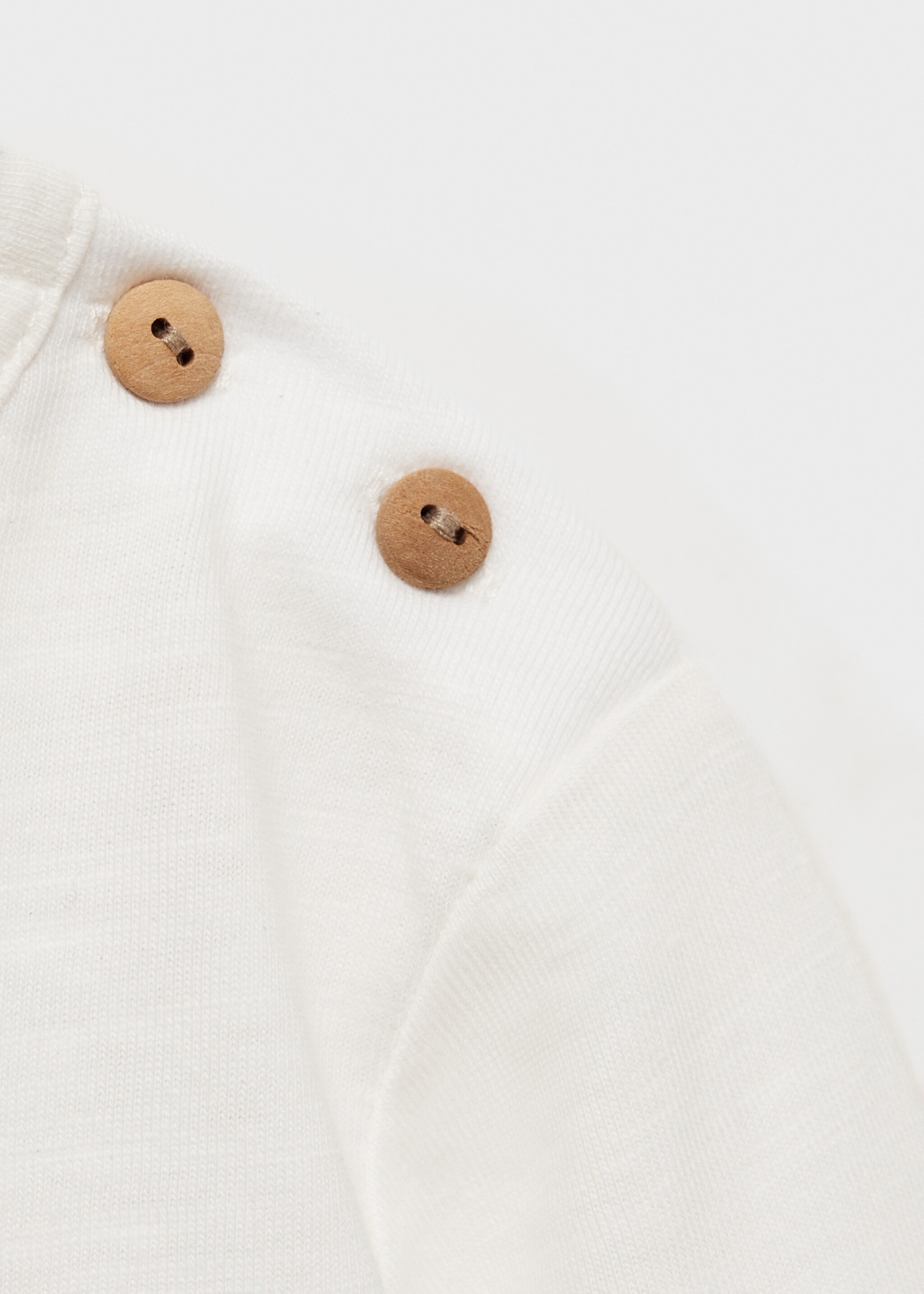 Long-sleeved t-shirt with embossed print - Details of the article 0, Off White. Ref: 77006360-00.