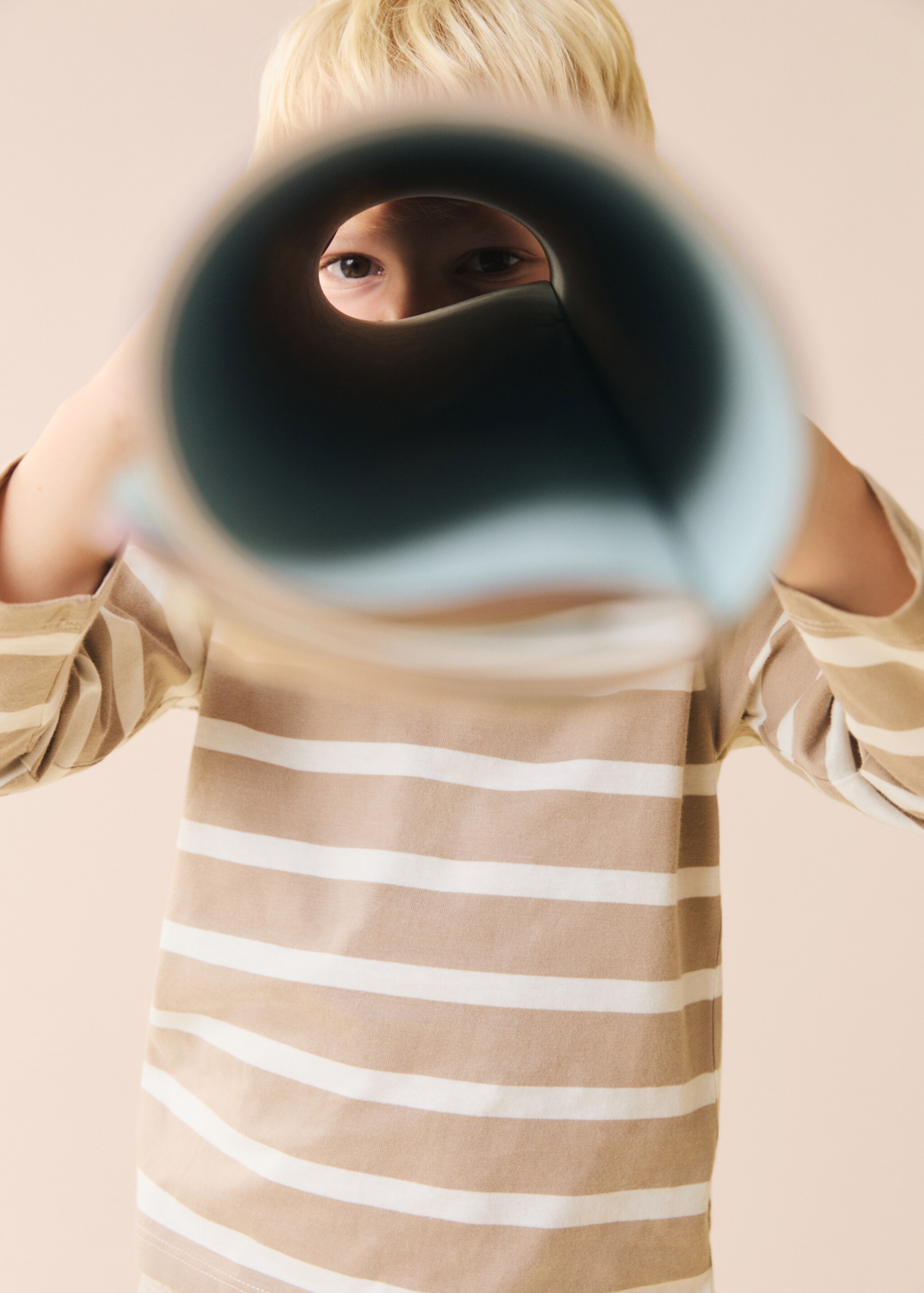 Striped t-shirt with embroidered detail - Details of the article 5, Sand. Ref: 77006735-00.