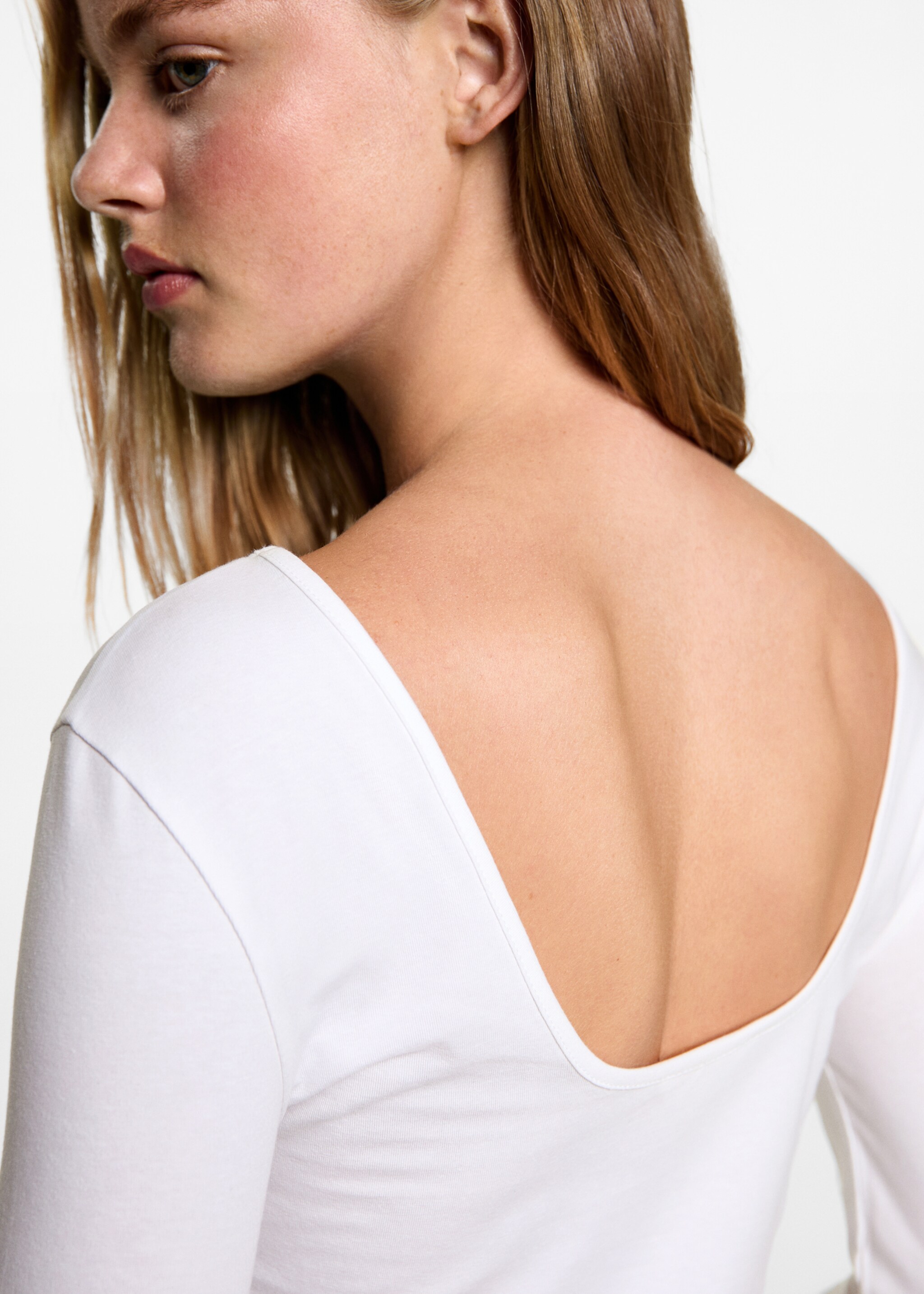 Long sleeved t-shirt back open - Details of the article 1, Off White. Ref: 77006750-00.