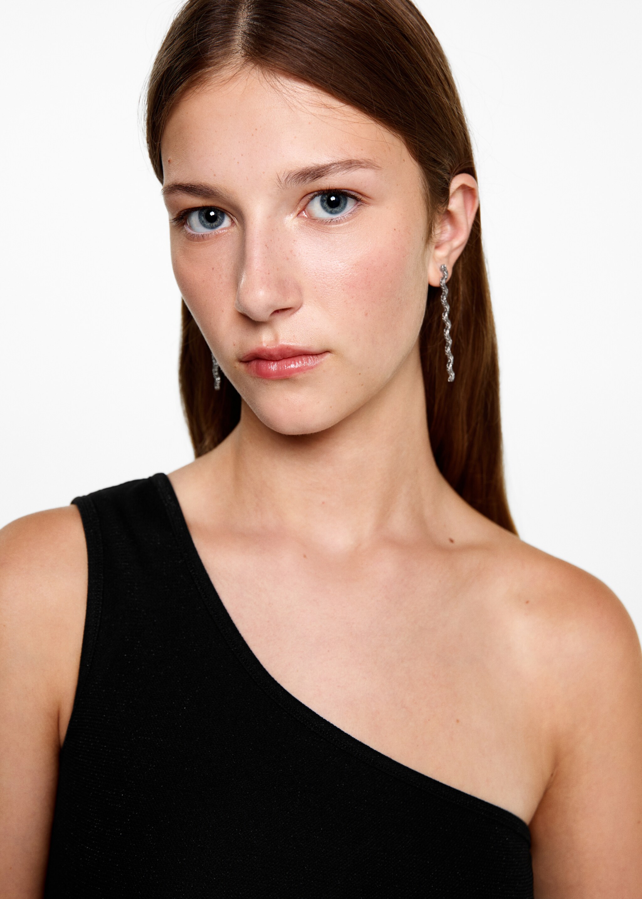 Top asimétrico lúrex - Detalle del artículo 1, Negro. Ref: 77006767-00.