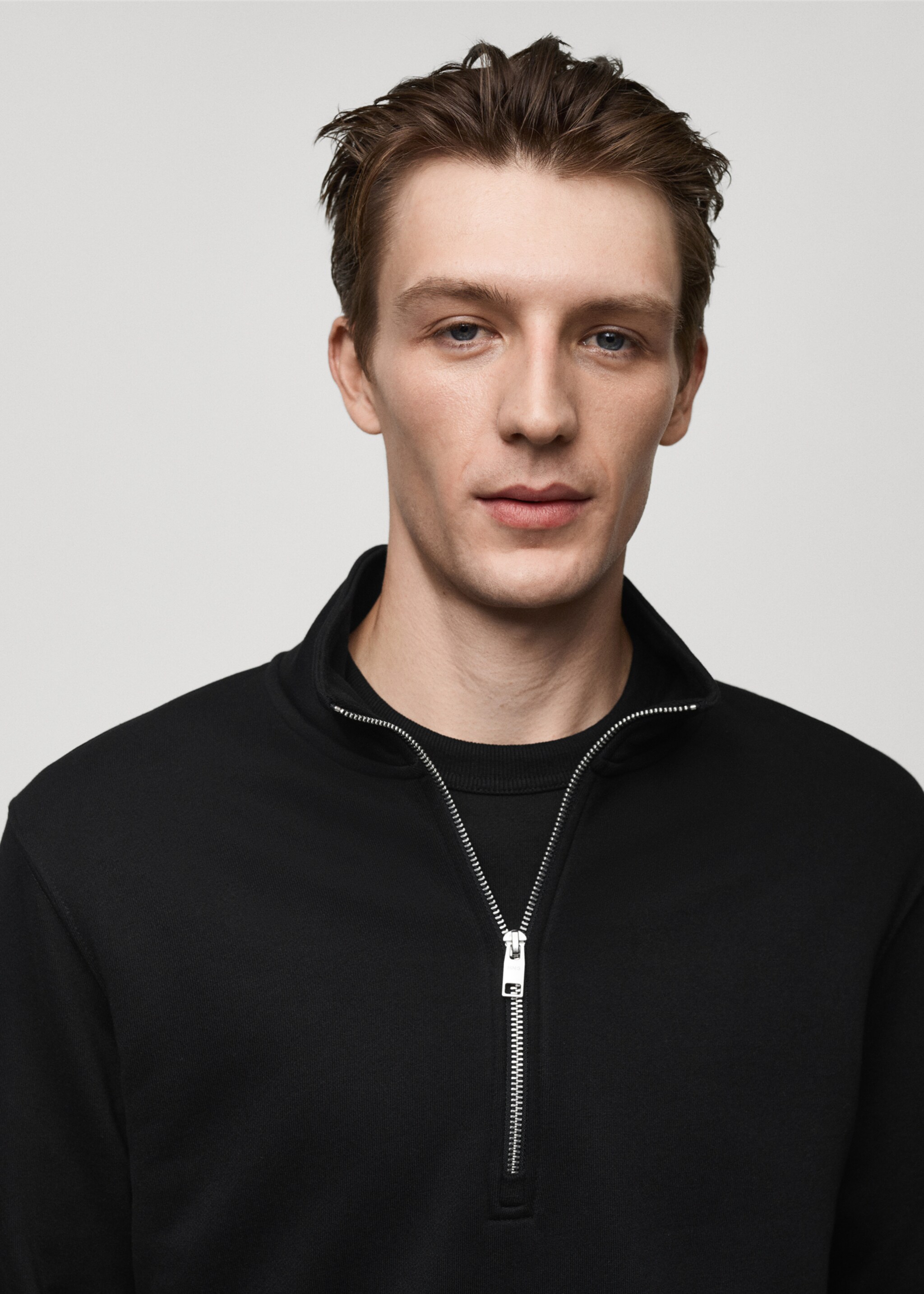 Sweat-shirt coton col zippé - Détail de l'article 1, Noir. Ref: 77007119-00.