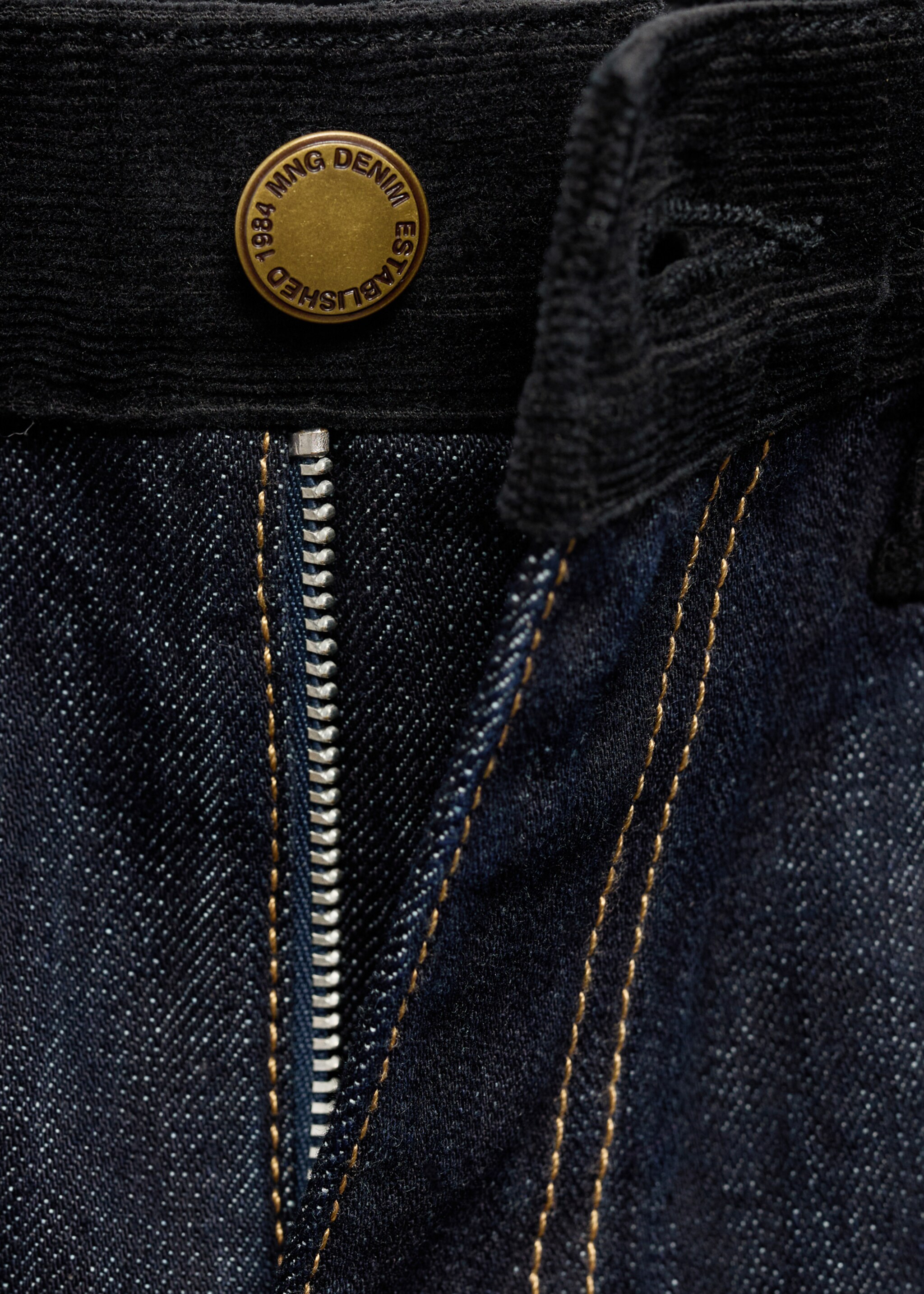 Jean droit taille haute - Détail de l'article 8, Bleu foncé. Ref: 77007128-00.