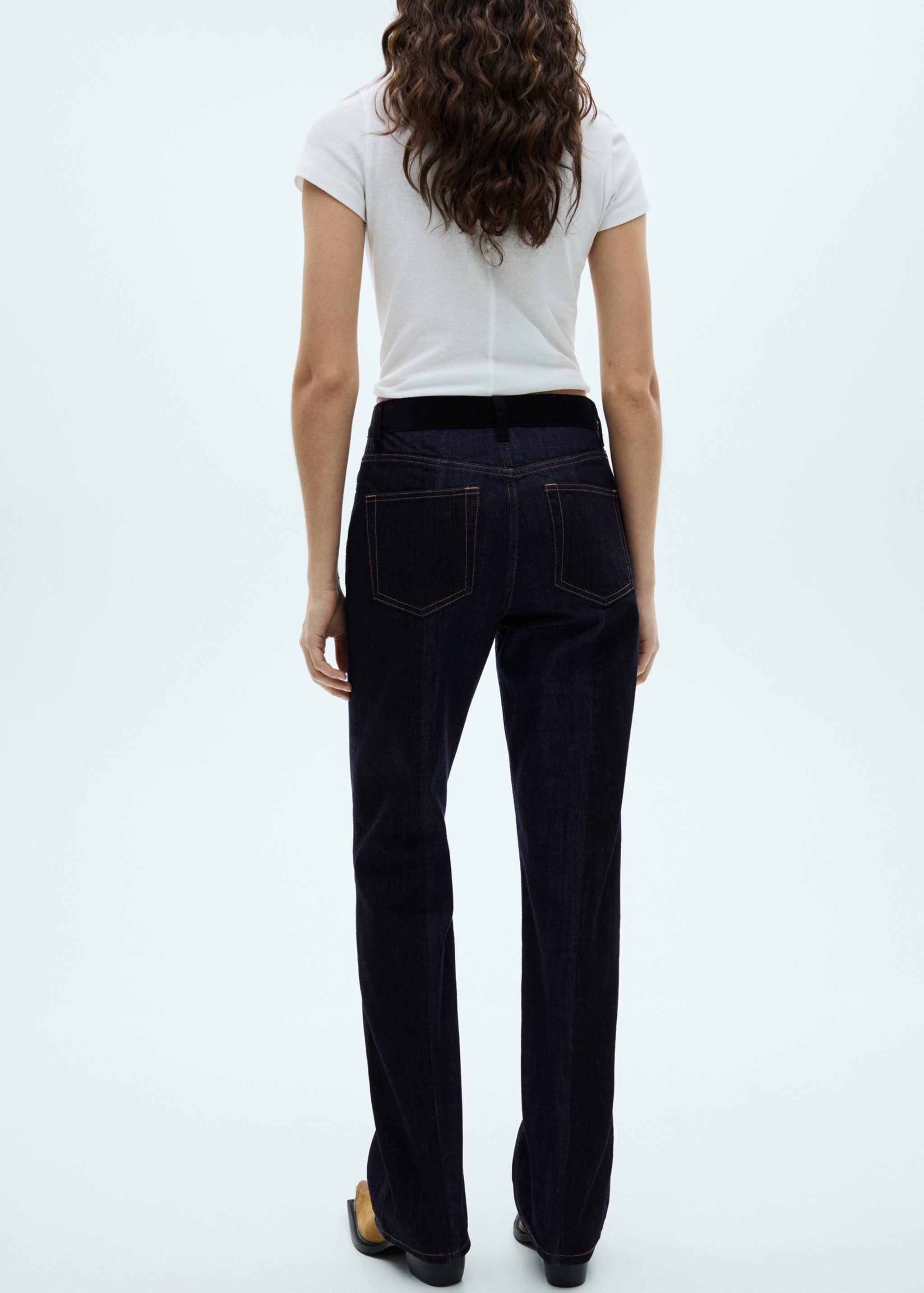 Jean droit taille haute - Verso de l’article, Bleu foncé. Ref: 77007128-00.