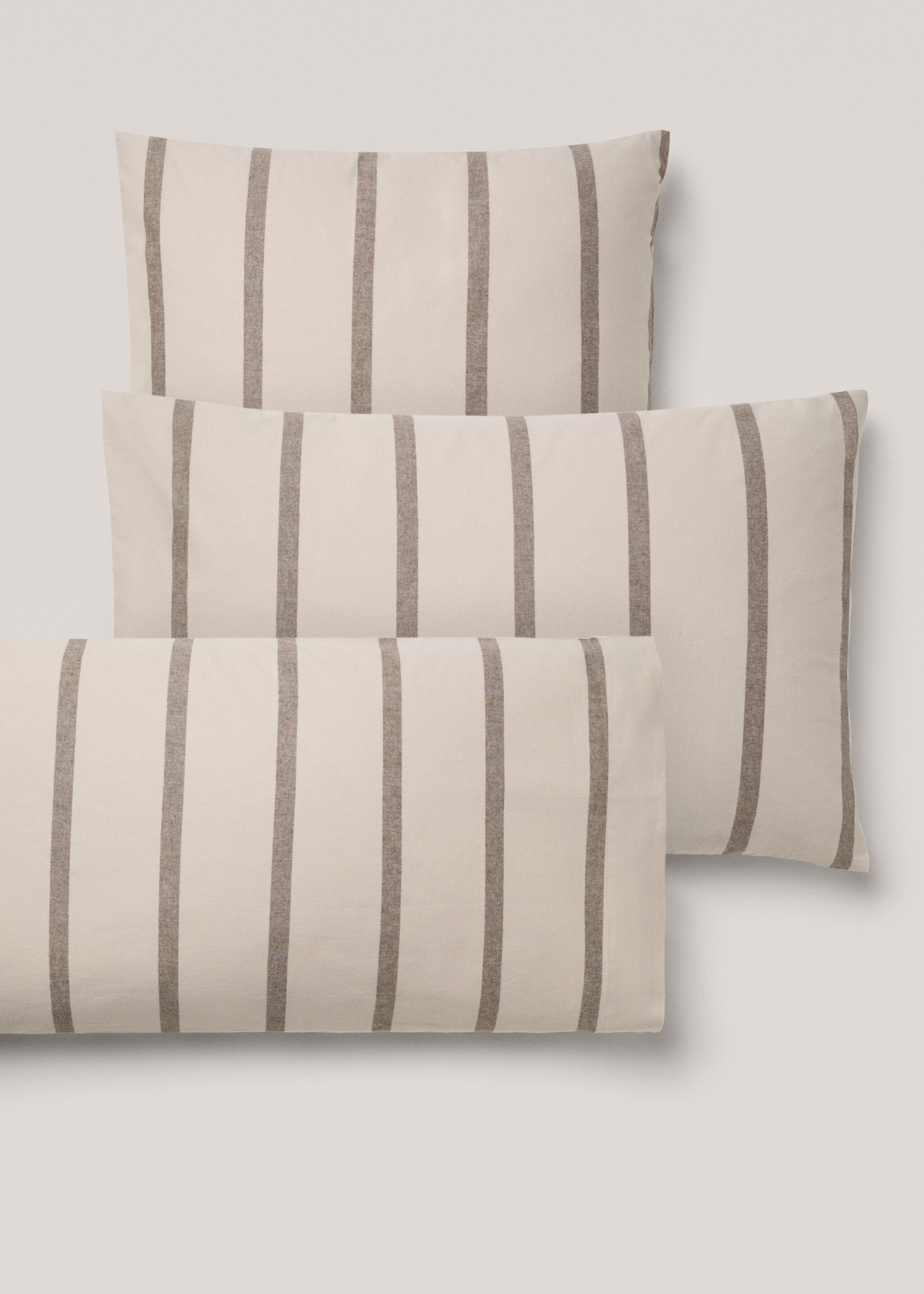 Gestreifter Kopfkissenbezug aus 100 % Baumwoll-Flanell 45 x 110 cm - Detail des Artikels 4, Beige. Ref: 77007668-00.