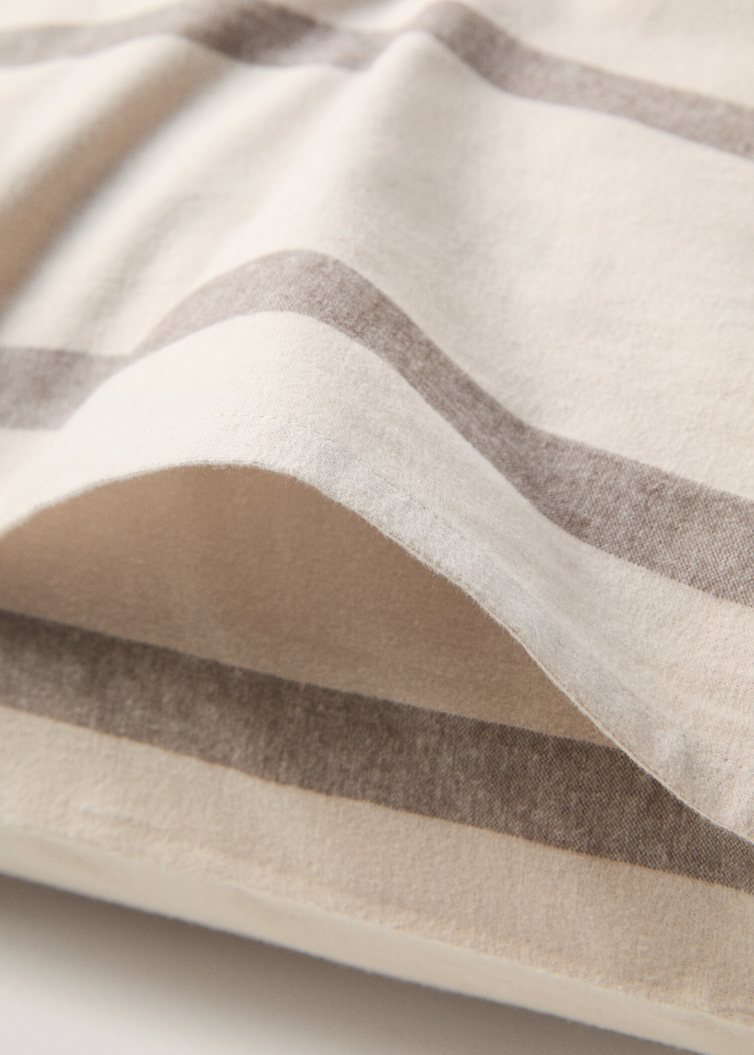 Gestreifter Kopfkissenbezug aus 100 % Baumwoll-Flanell 50 x 75 cm - Detail des Artikels 2