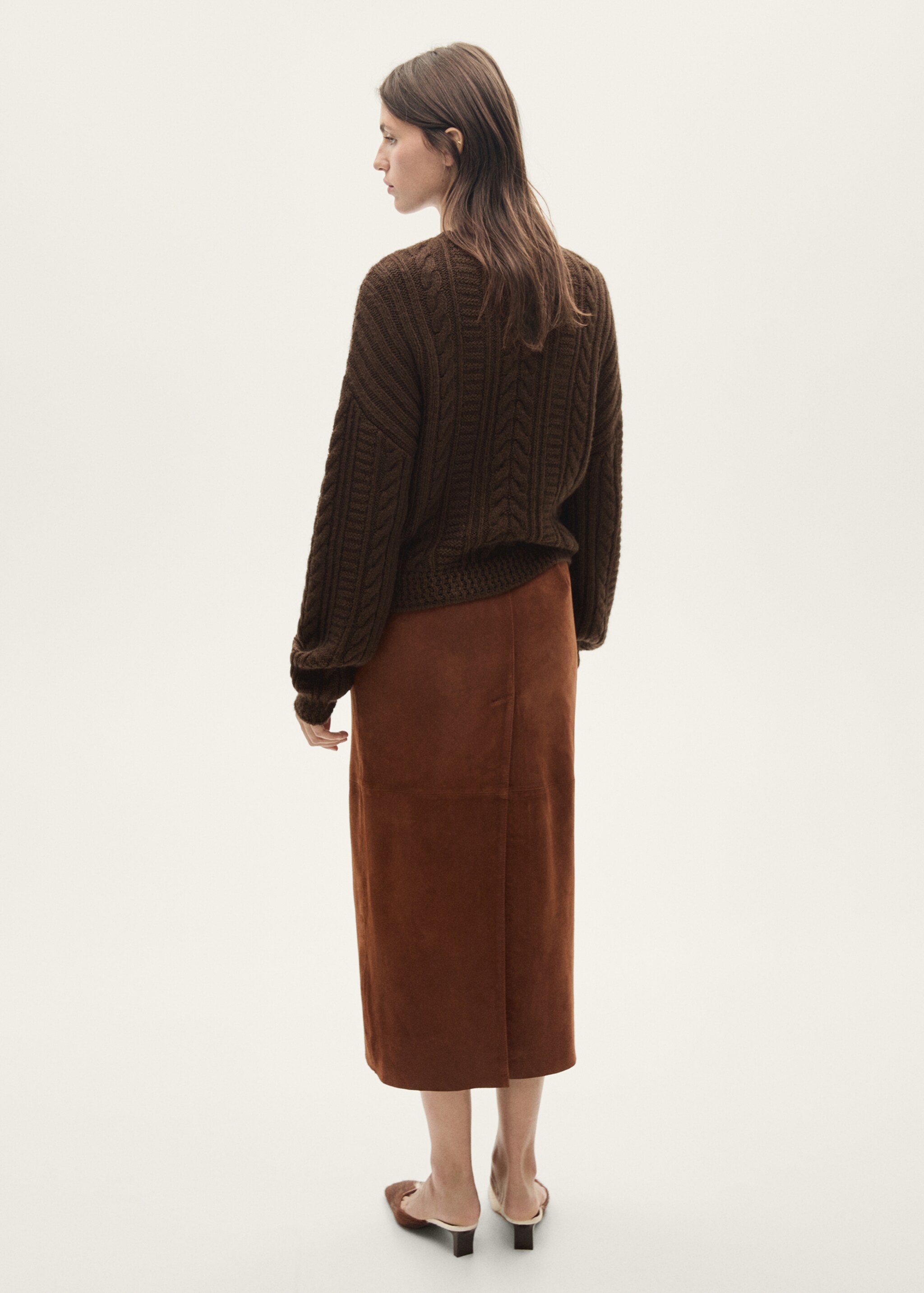 Round-neck braided sweater - Reverse of the article, Brown. Ref: 77007678-00.
