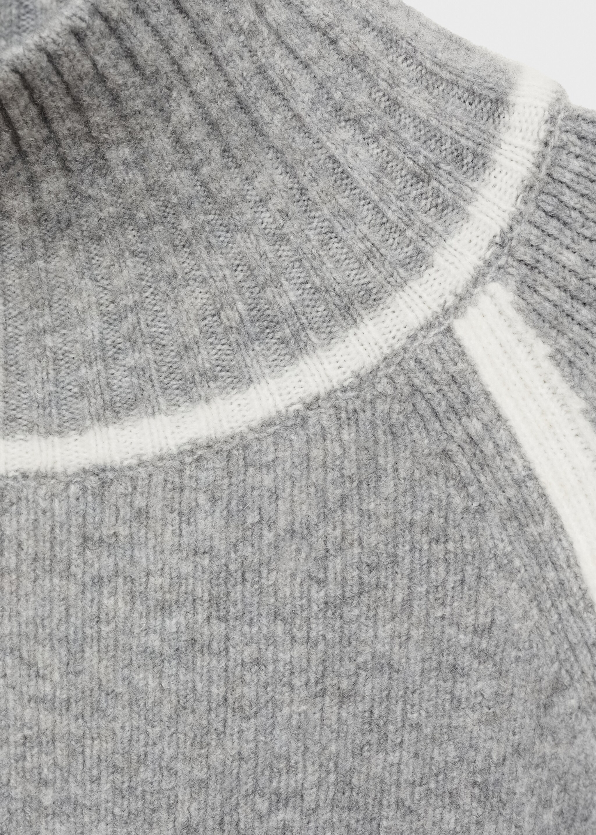 Turtleneck sweater with contrasting details - Details of the article 8, Medium Heather Grey. Ref: 77007682-00.