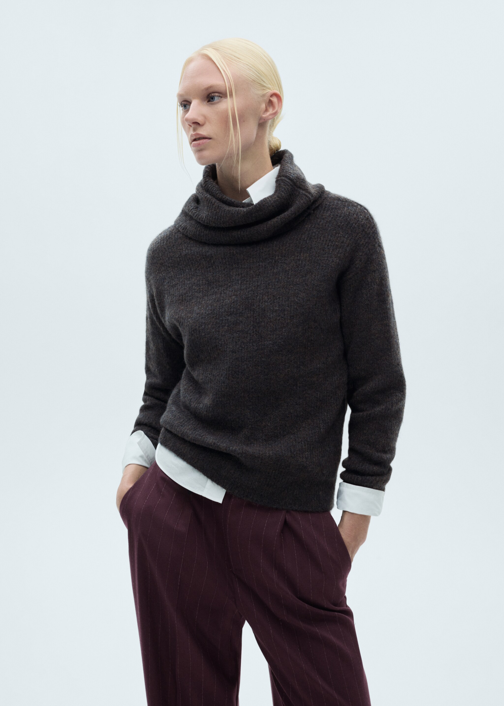 Turtleneck knit sweater - Medium plane, Charcoal. Ref: 77007684-00.