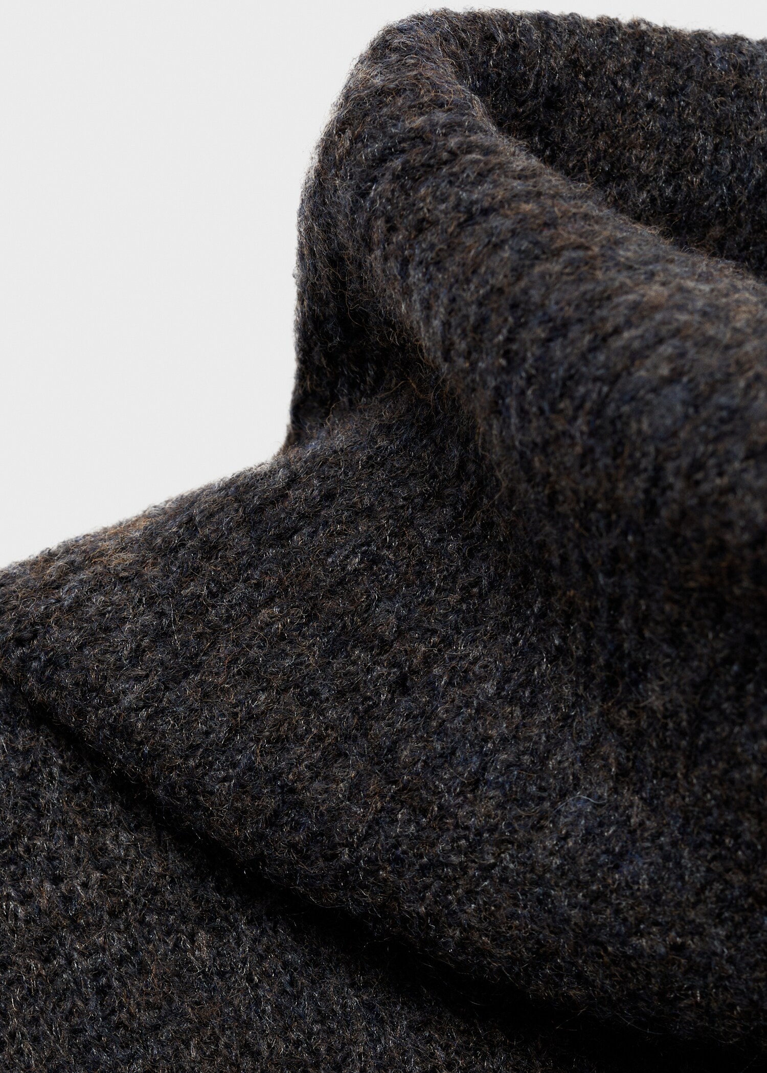 Turtleneck knit sweater - Details of the article 8