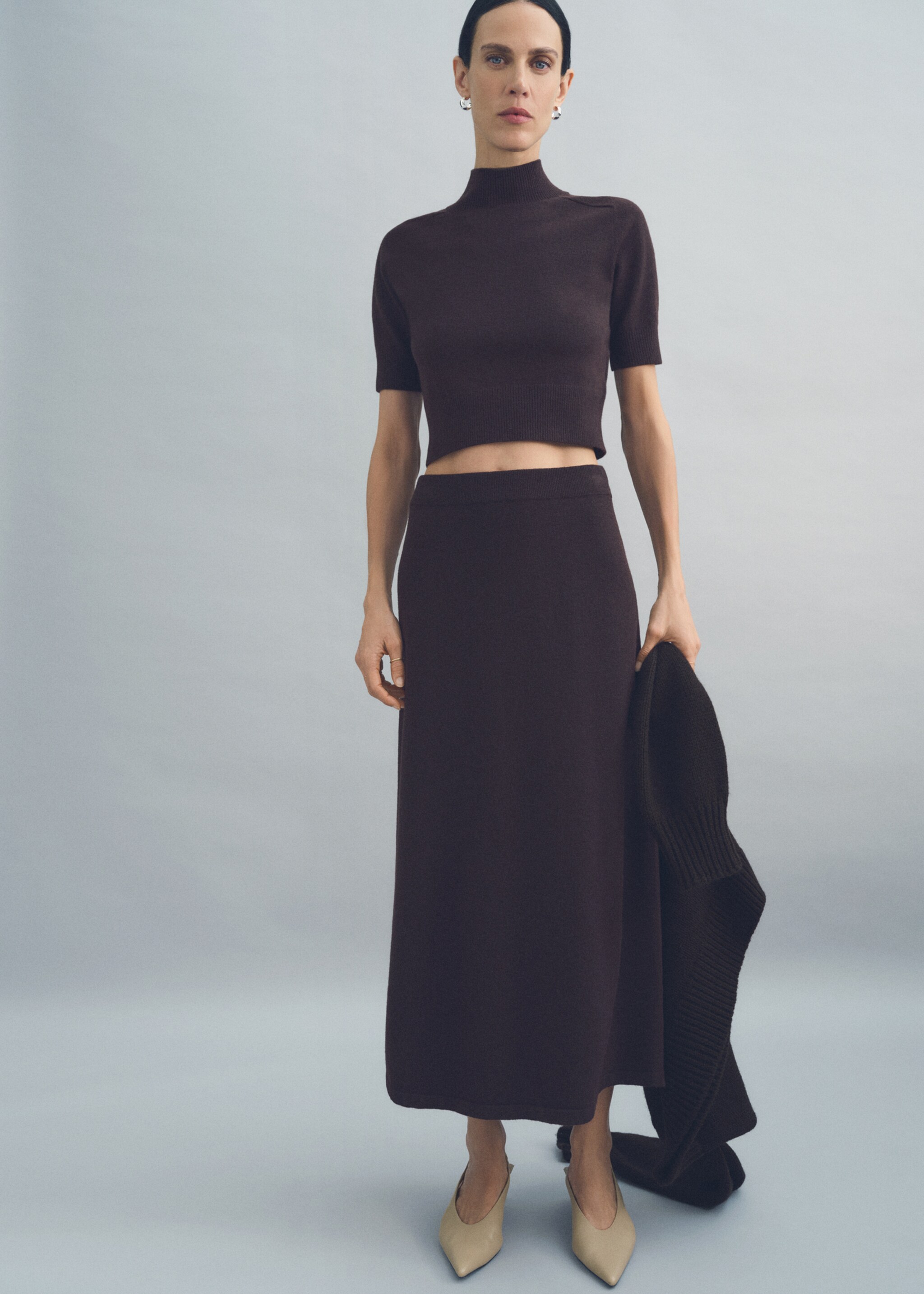 Perkins-neck short-sleeved sweater - Details of the article 3, Brown. Ref: 77007685-00.