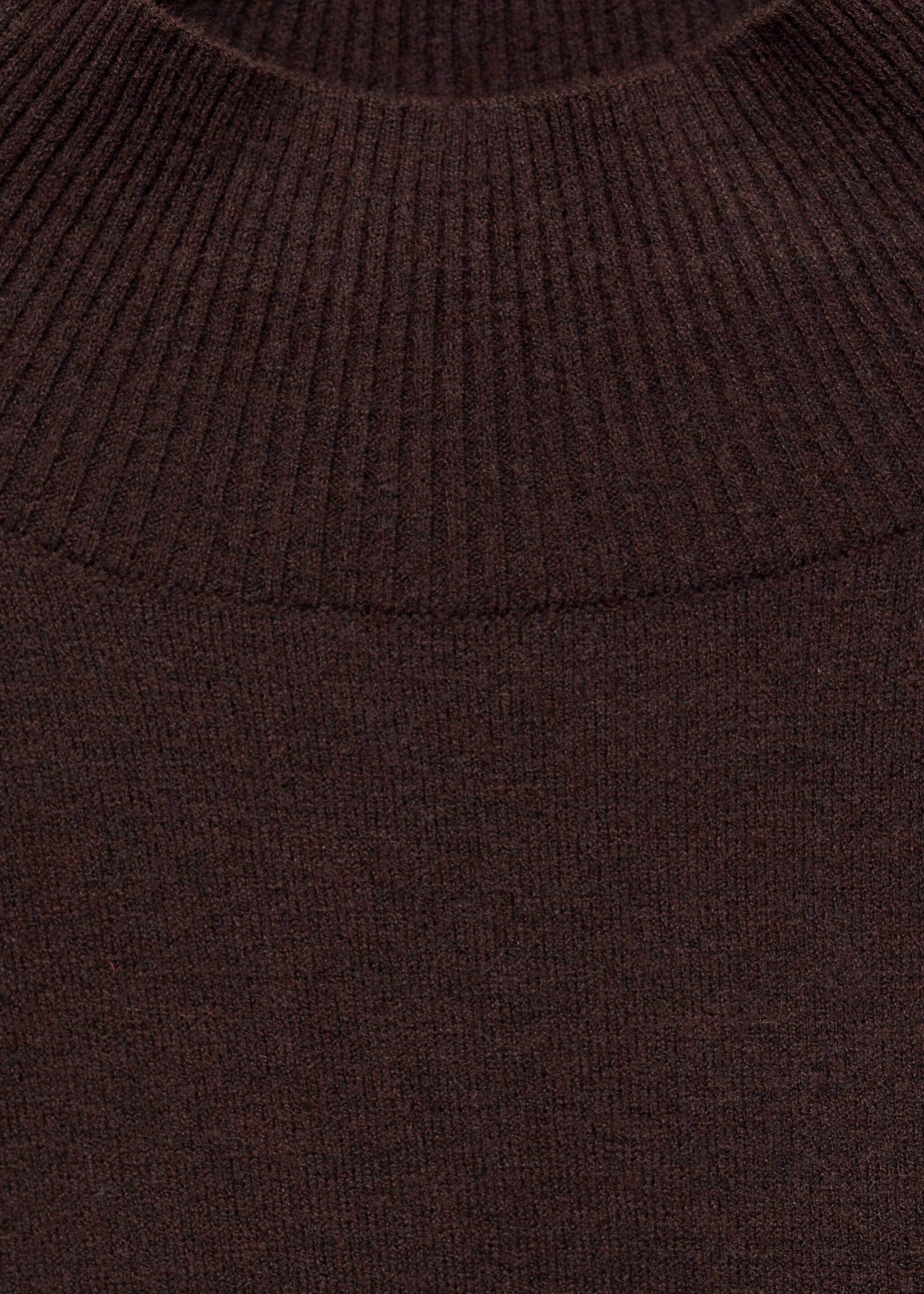 Perkins-neck short-sleeved sweater - Details of the article 8, Brown. Ref: 77007685-00.