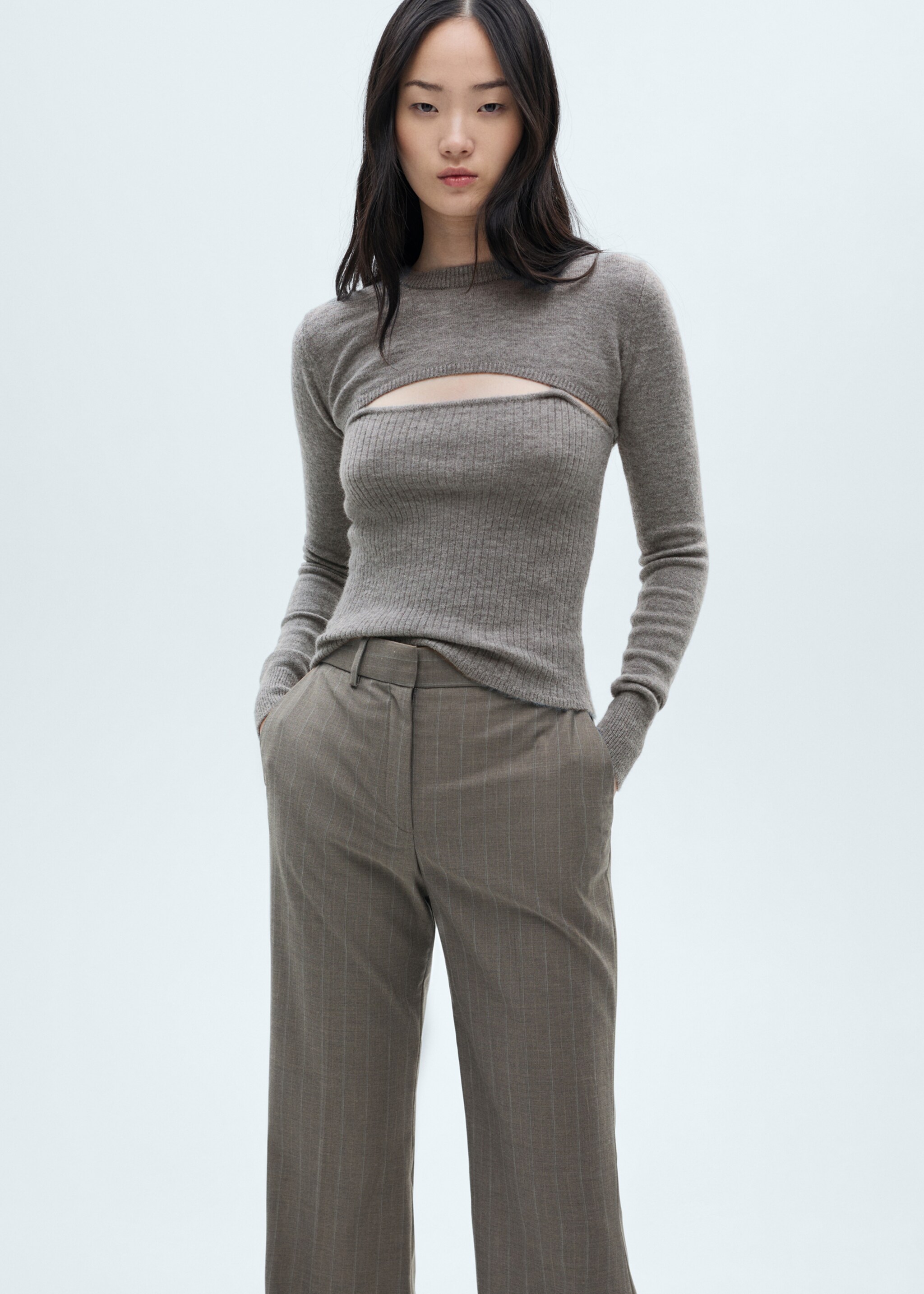 Pull-over combiné ouverture - Plan moyen, Gris anthracite. Ref: 77007686-00.