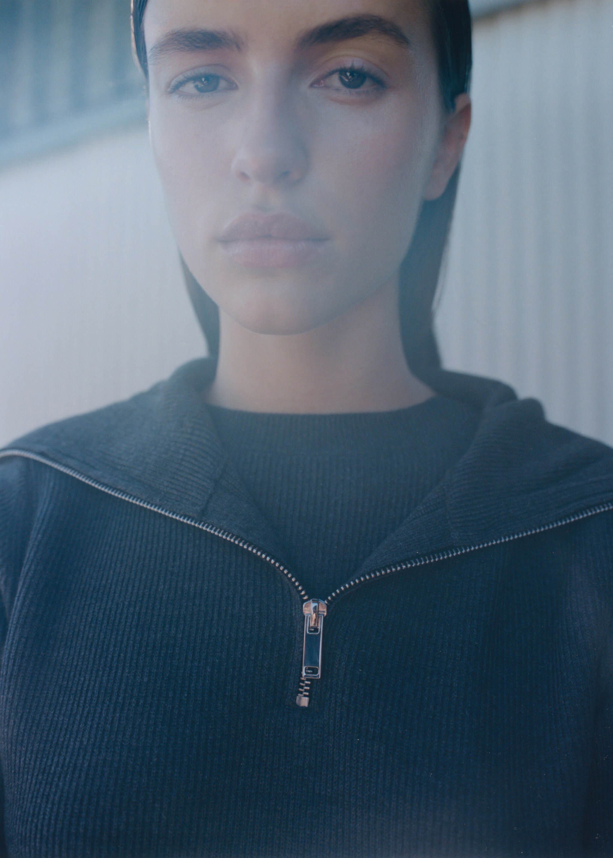 High neck sweater with zip - Details of the article 6, Charcoal. Ref: 77007687-00.