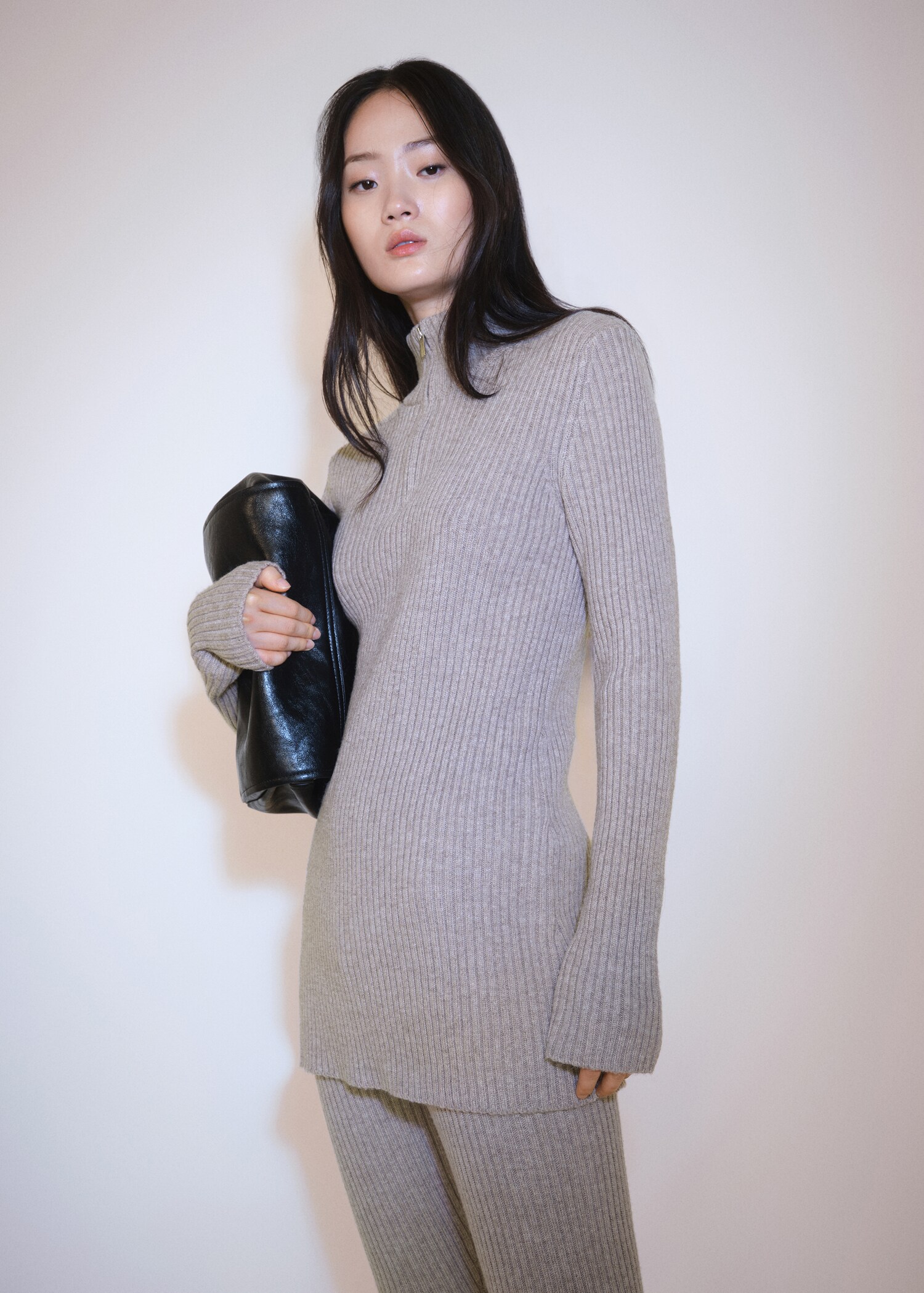 Gerippter Pullover mit Reißverschluss - Mittlere Ansicht