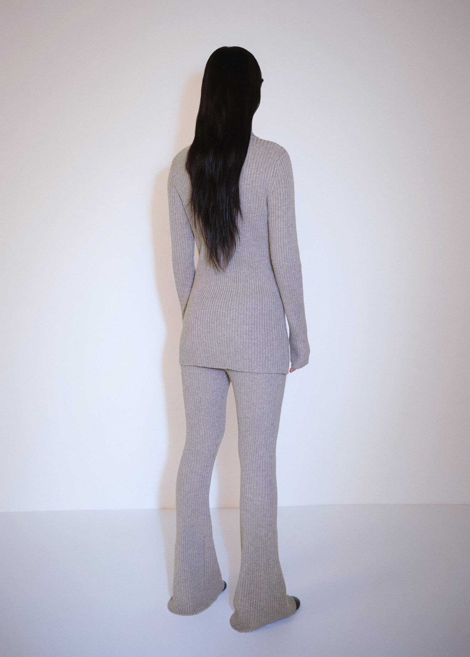 Gerippter Pullover mit Reißverschluss - Rückseite des Artikels