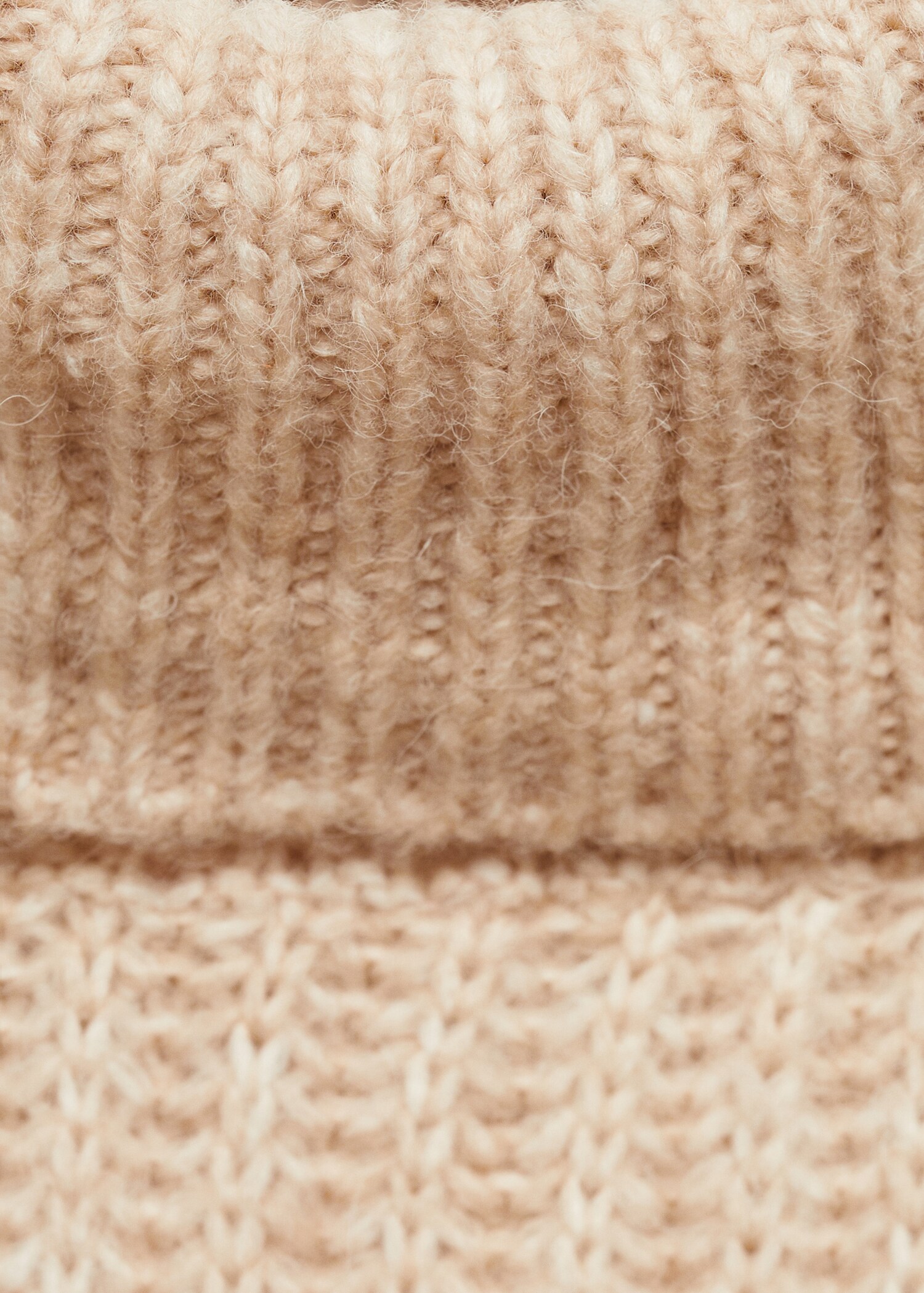 Strickpullover mit Rollkragen - Detail des Artikels 8