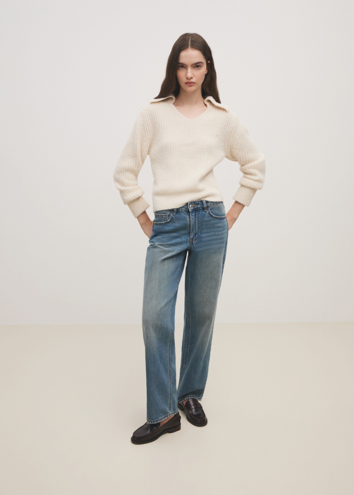 V-neck knit sweater - Details of the article 6