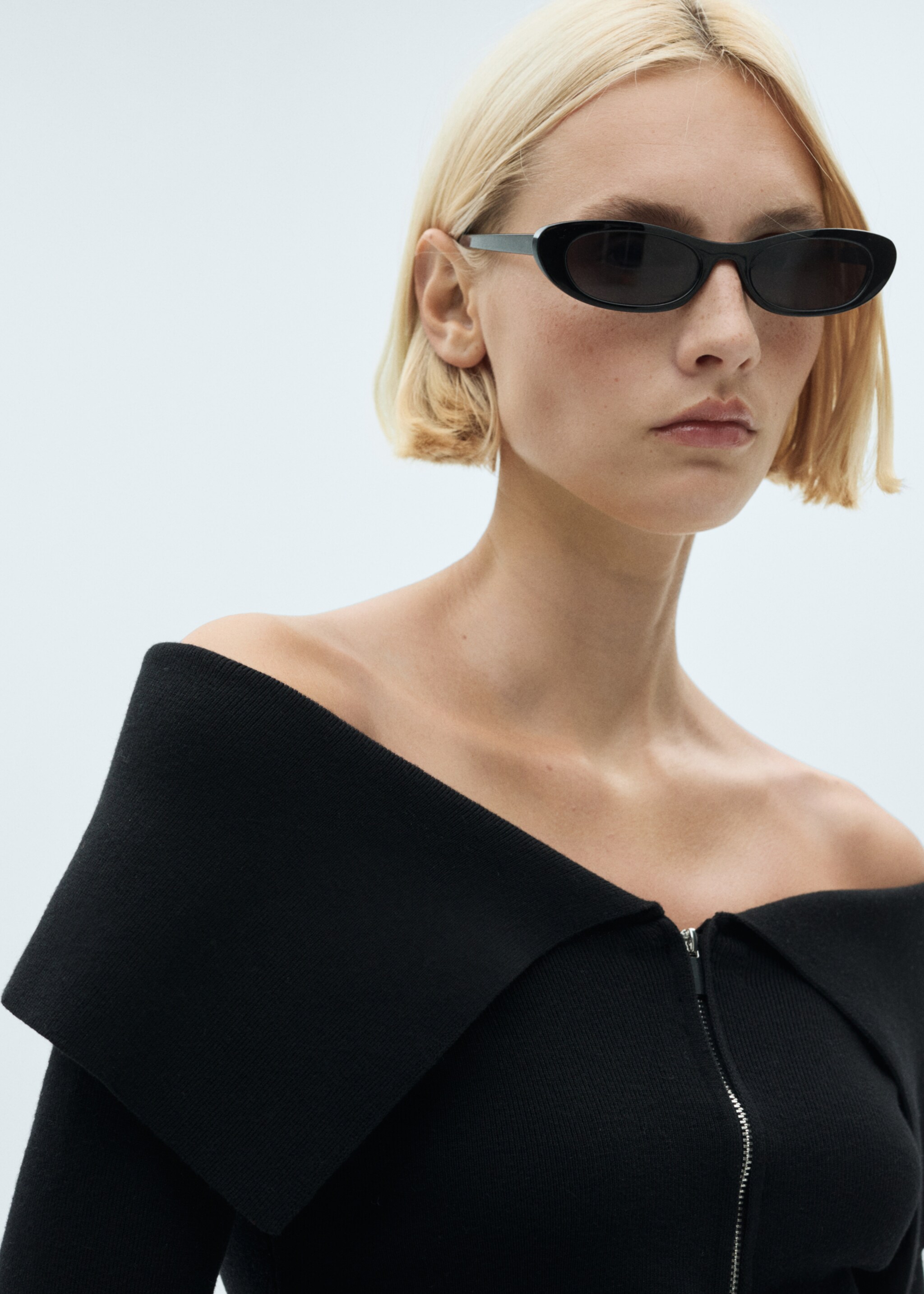Πουλόβερ off shoulder φερμουάρ - Λεπτομέρεια του προϊόντος 1, Μαύρο. Ref: 77007693-00.