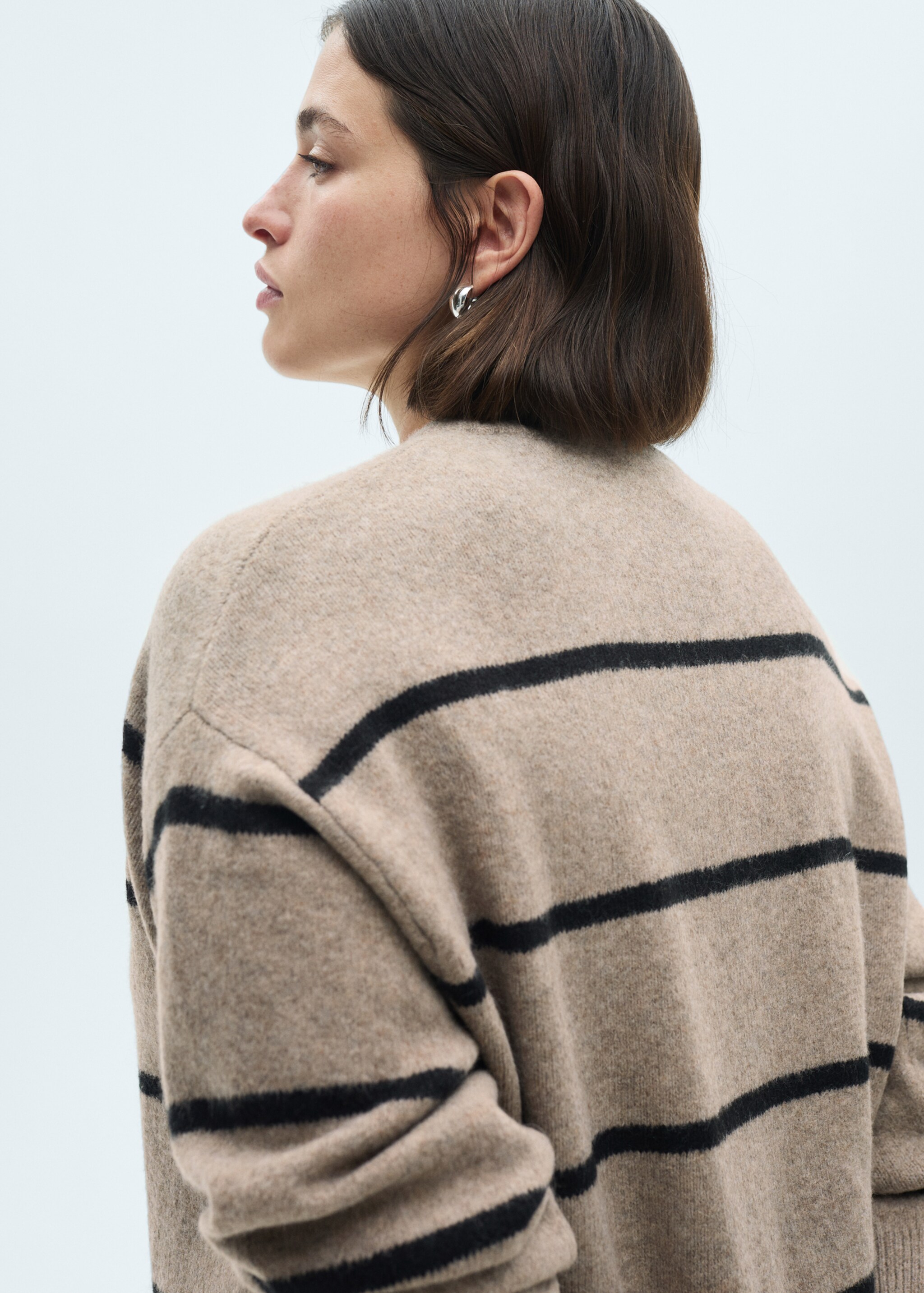 Knit striped sweater - Details of the article 4, Medium Brown. Ref: 77007694-00.