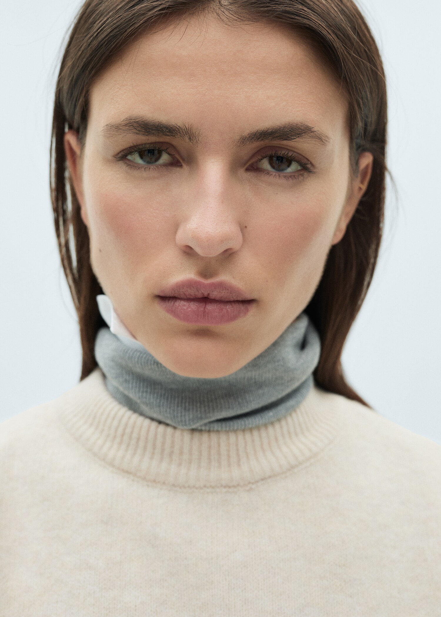 Round-neck knitted sweater - Details of the article 1