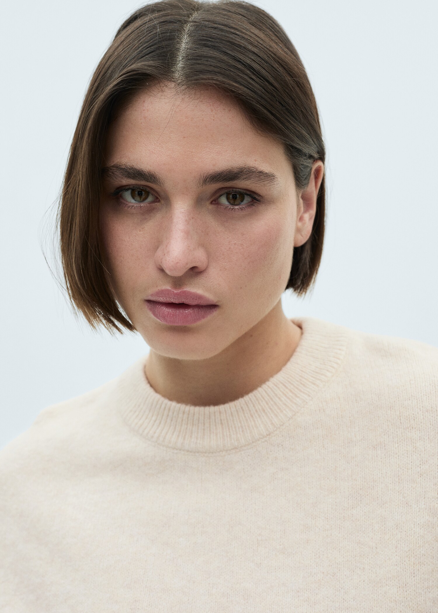 Round-neck knitted sweater - Details of the article 4