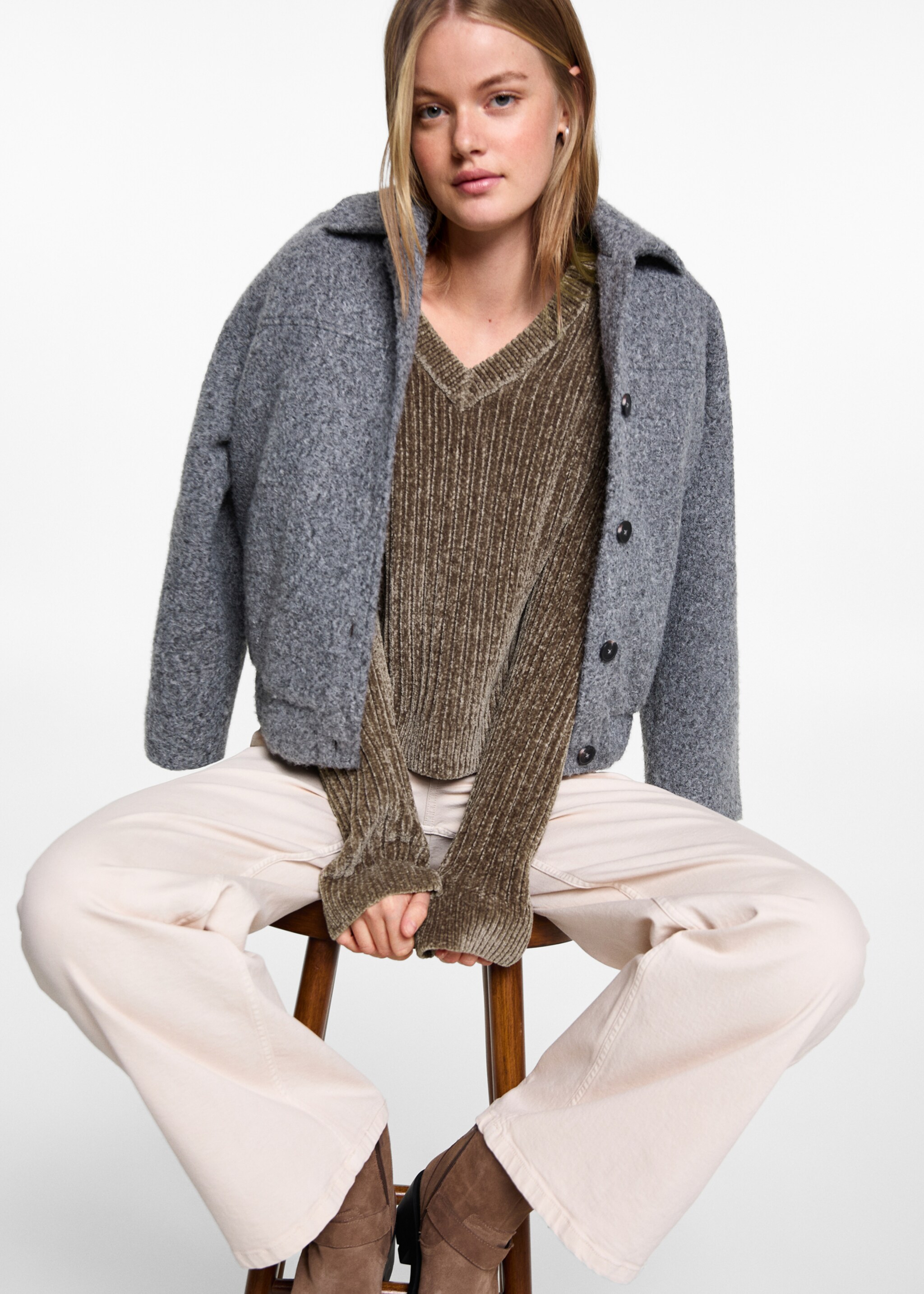 V-neck sweater - Details of the article 2, Brown. Ref: 77007702-00.