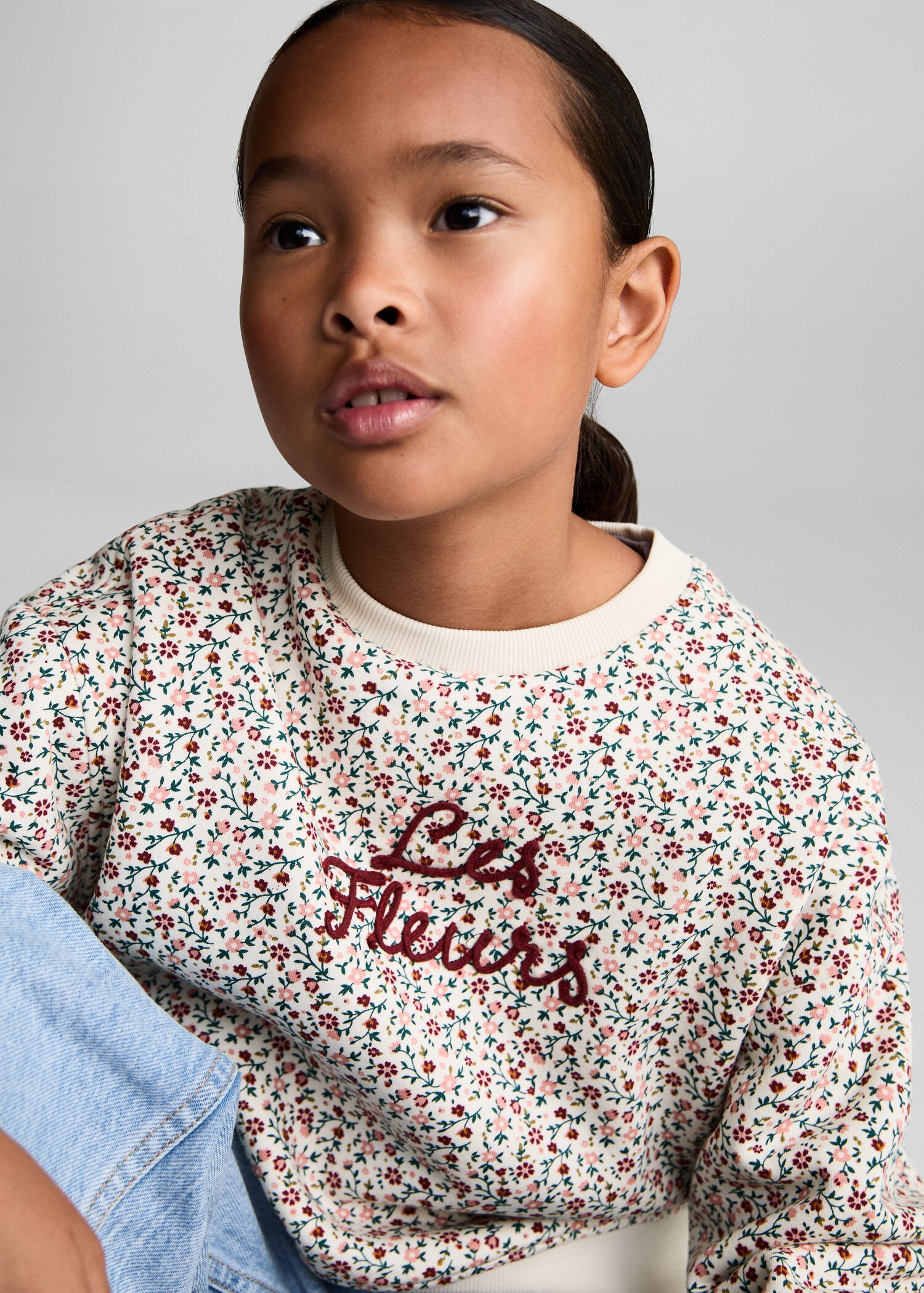 Sweatshirt mit Blumenmuster - Detail des Artikels 1