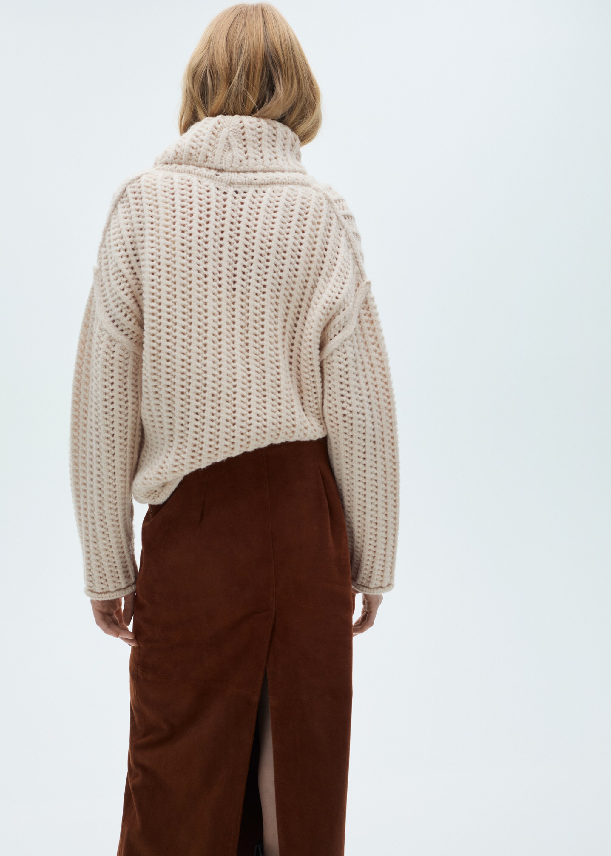 Openwork turtleneck sweater - Reverse of the article, Ecru. Ref: 77007715-00.