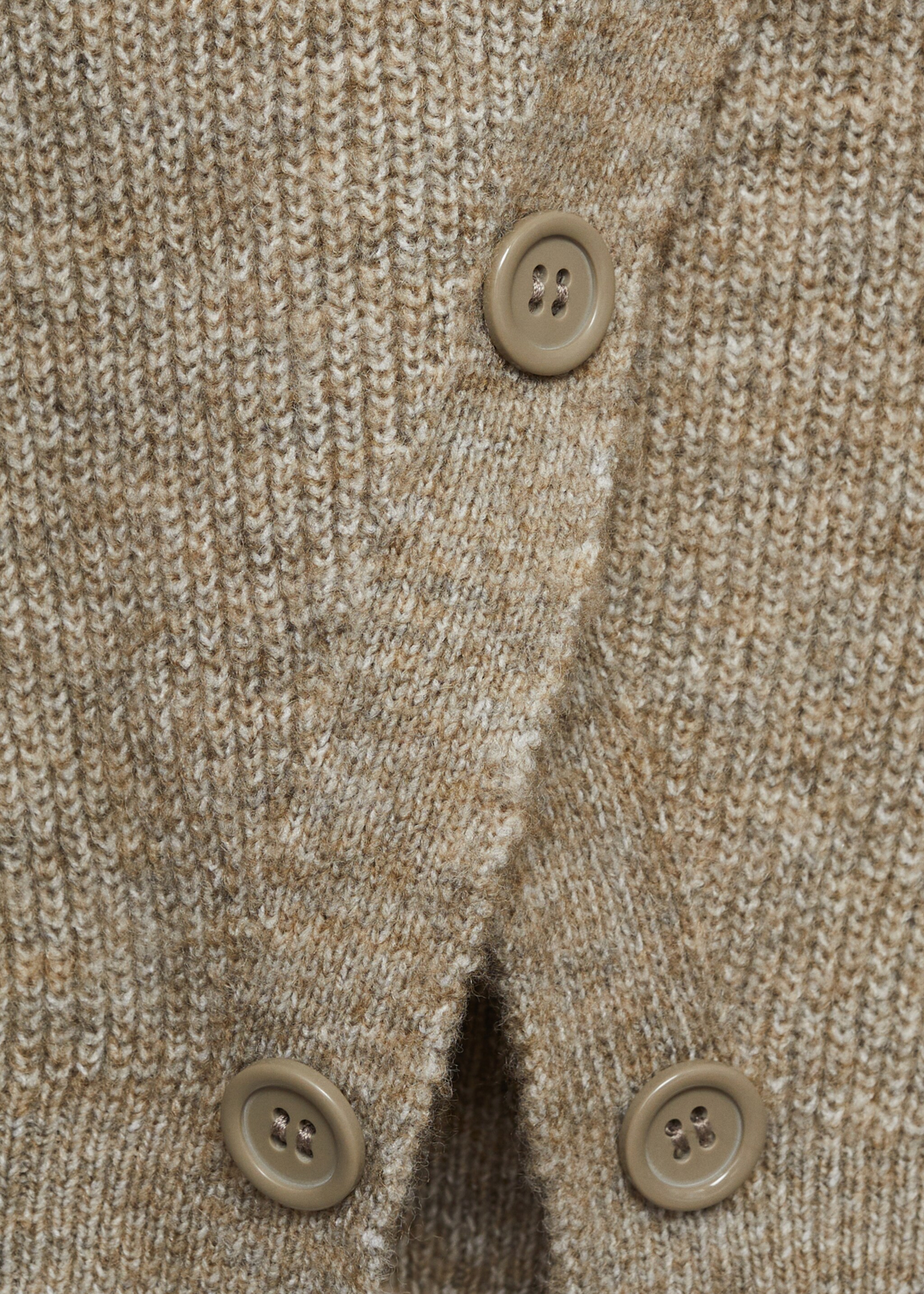 Pull-over col écharpe boutons - Détail de l'article 8, Kaki. Ref: 77007716-00.