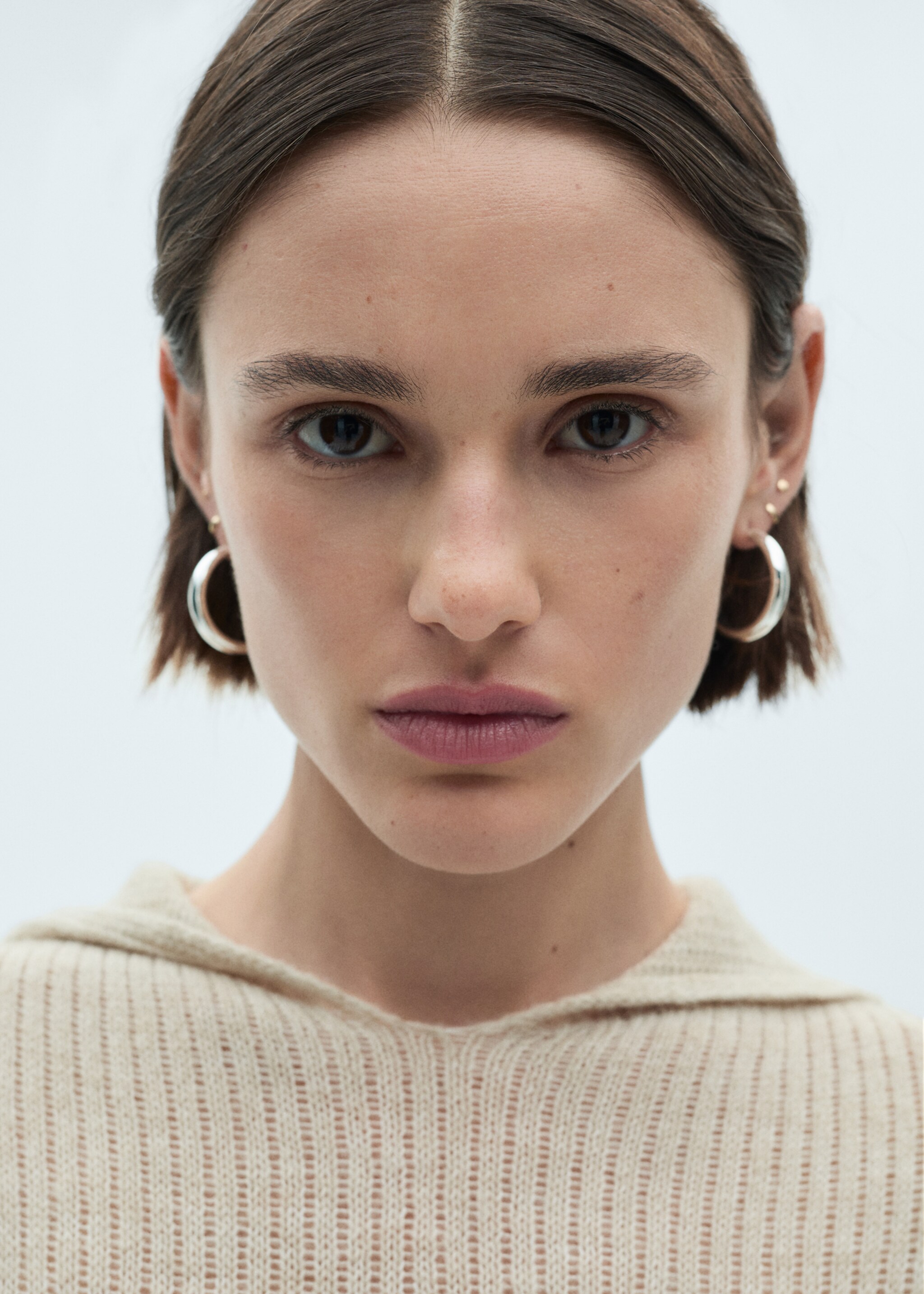 Ribbed hooded sweater - Details of the article 1, Sand. Ref: 77007718-00.