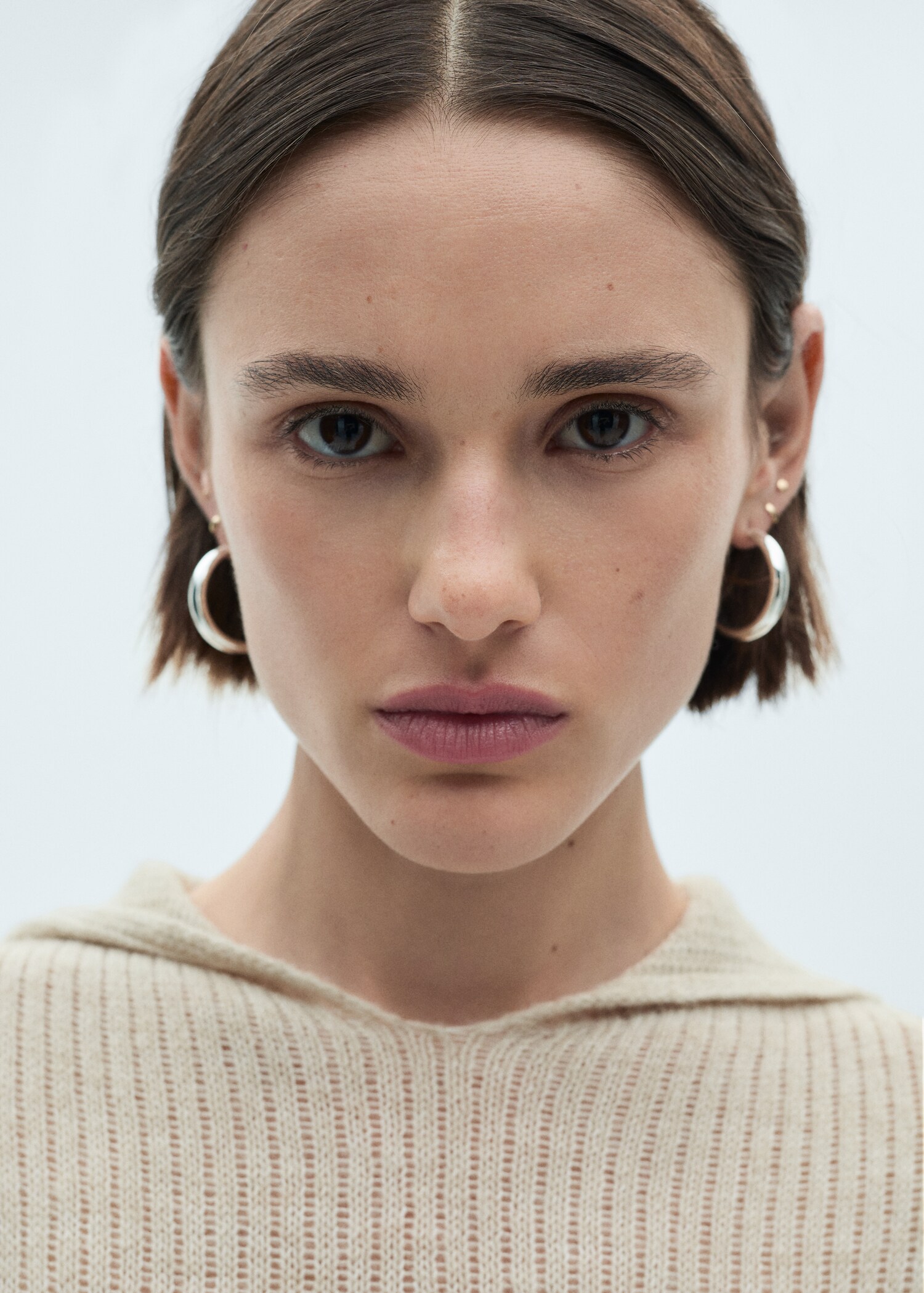 Ribbed hooded sweater - Details of the article 1