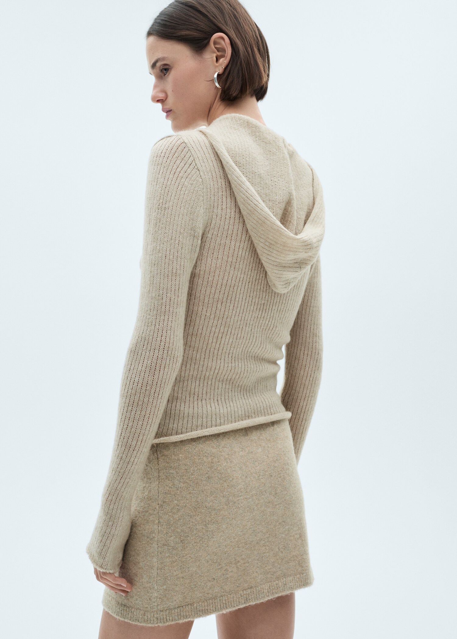 Ribbed hooded sweater - Reverse of the article