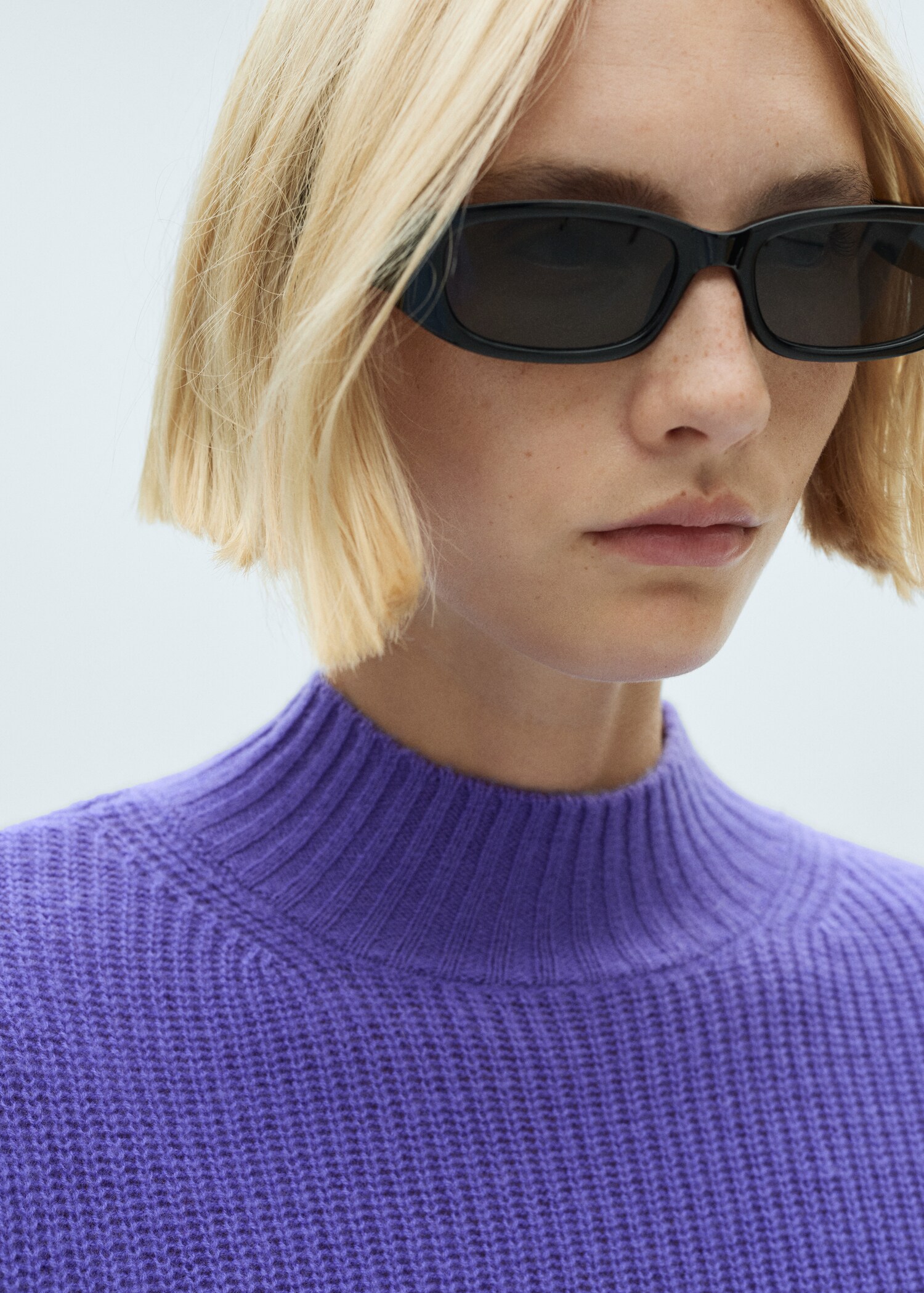 Short-sleeved wool sweater - Details of the article 1