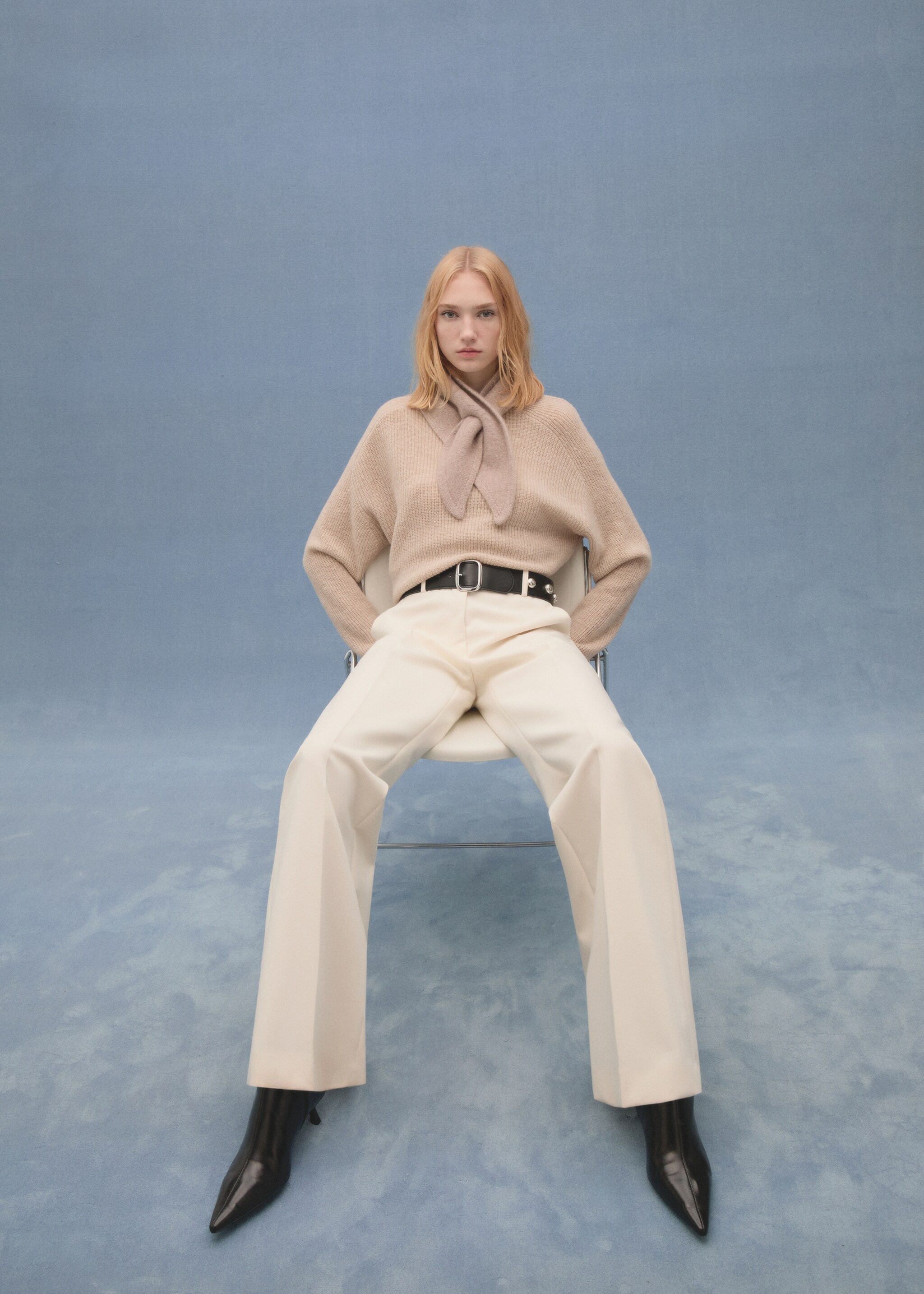 Wollpullover in Cropped-Länge - Detail des Artikels 6, Hellgrau/Pastellgrau. Ref: 77007724-00.