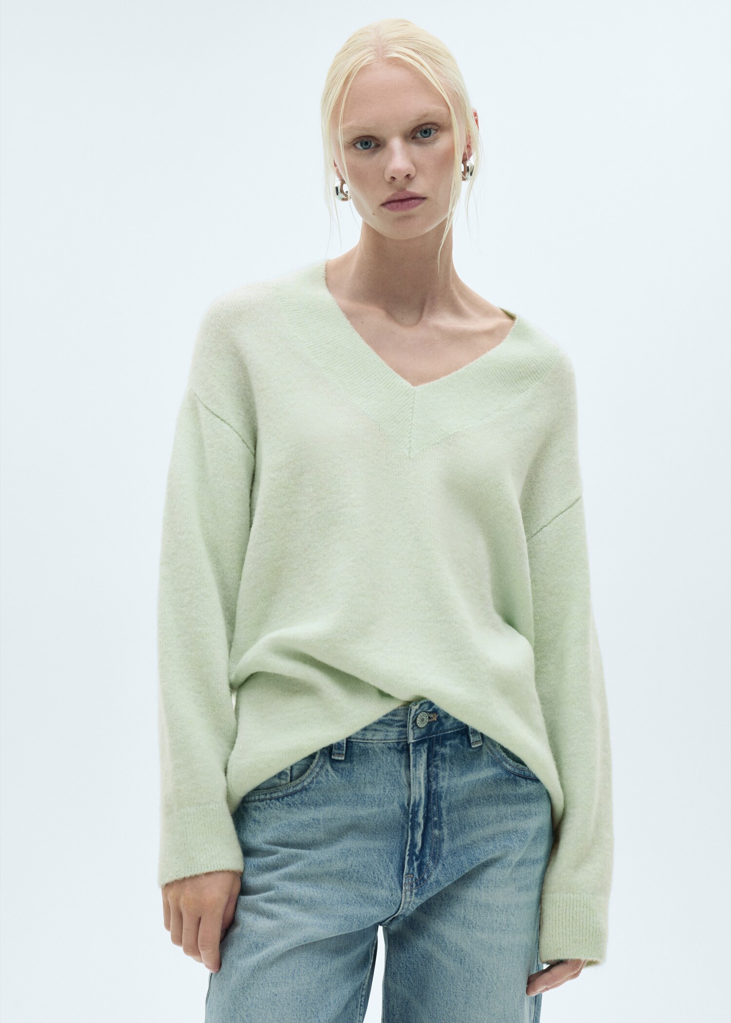Oversized V-neck sweater - Medium plane