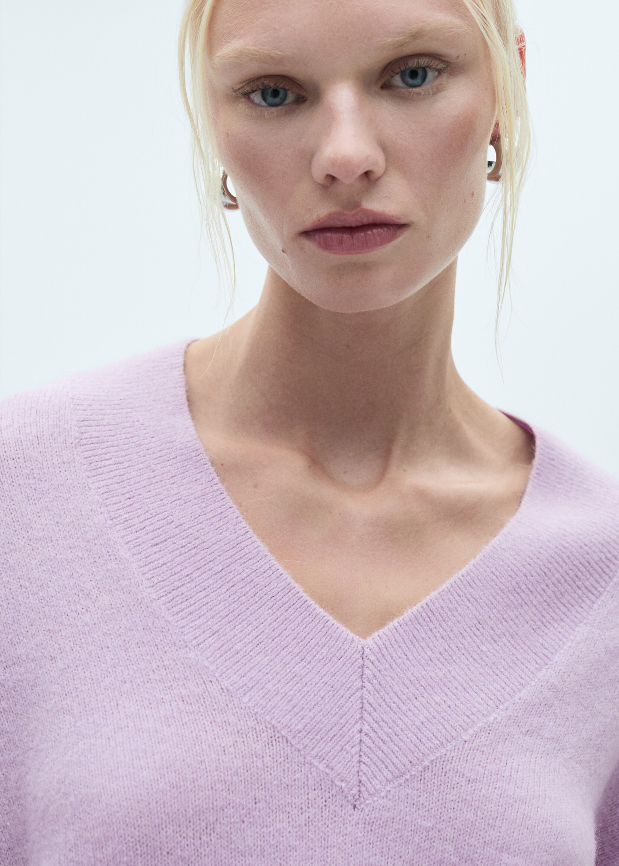 Oversized V-neck sweater - Details of the article 1, Light/Pastel Purple. Ref: 77007726-00.