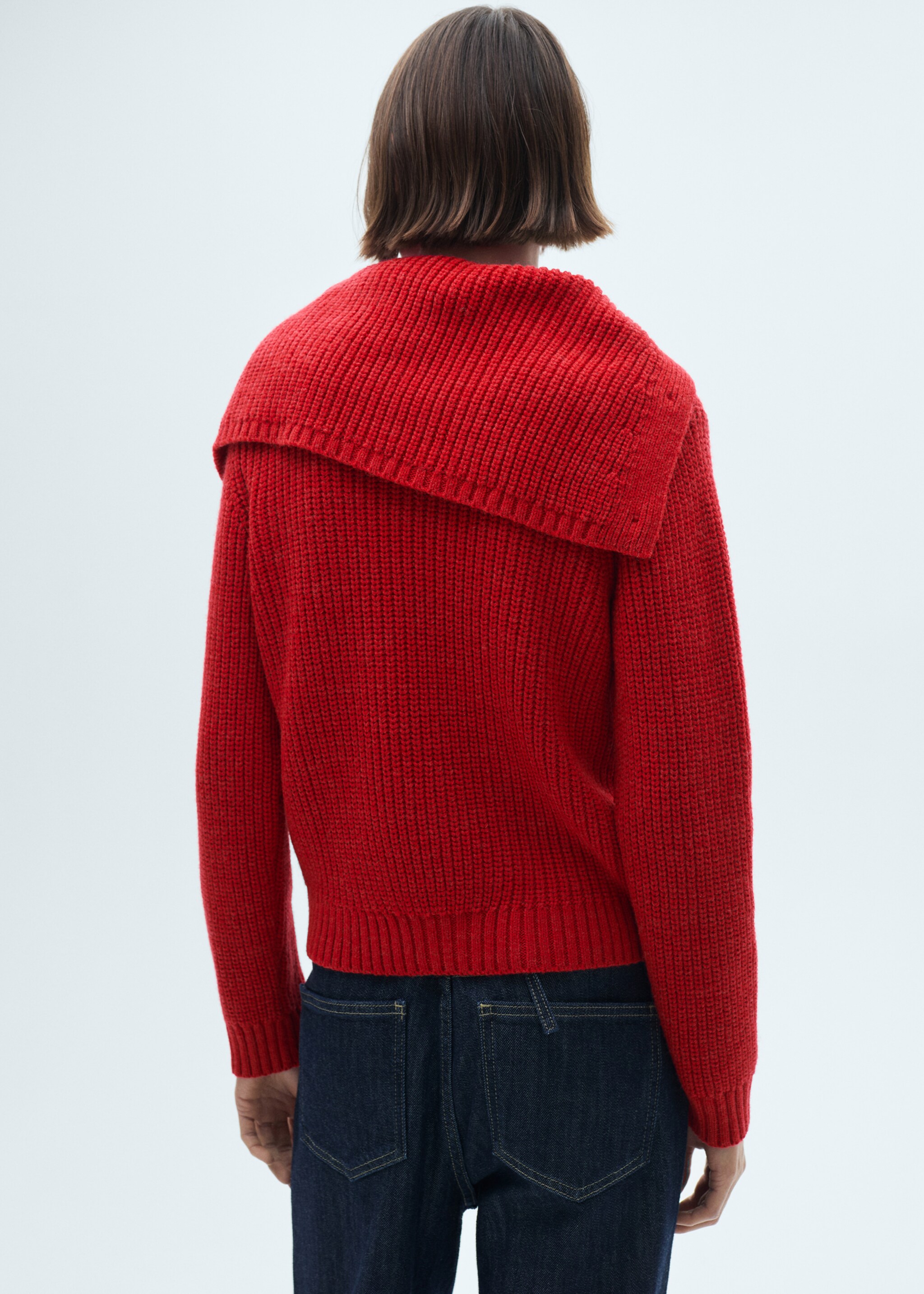Funnel-neck sweater with buttons - Reverse of the article, Red. Ref: 77007733-00.