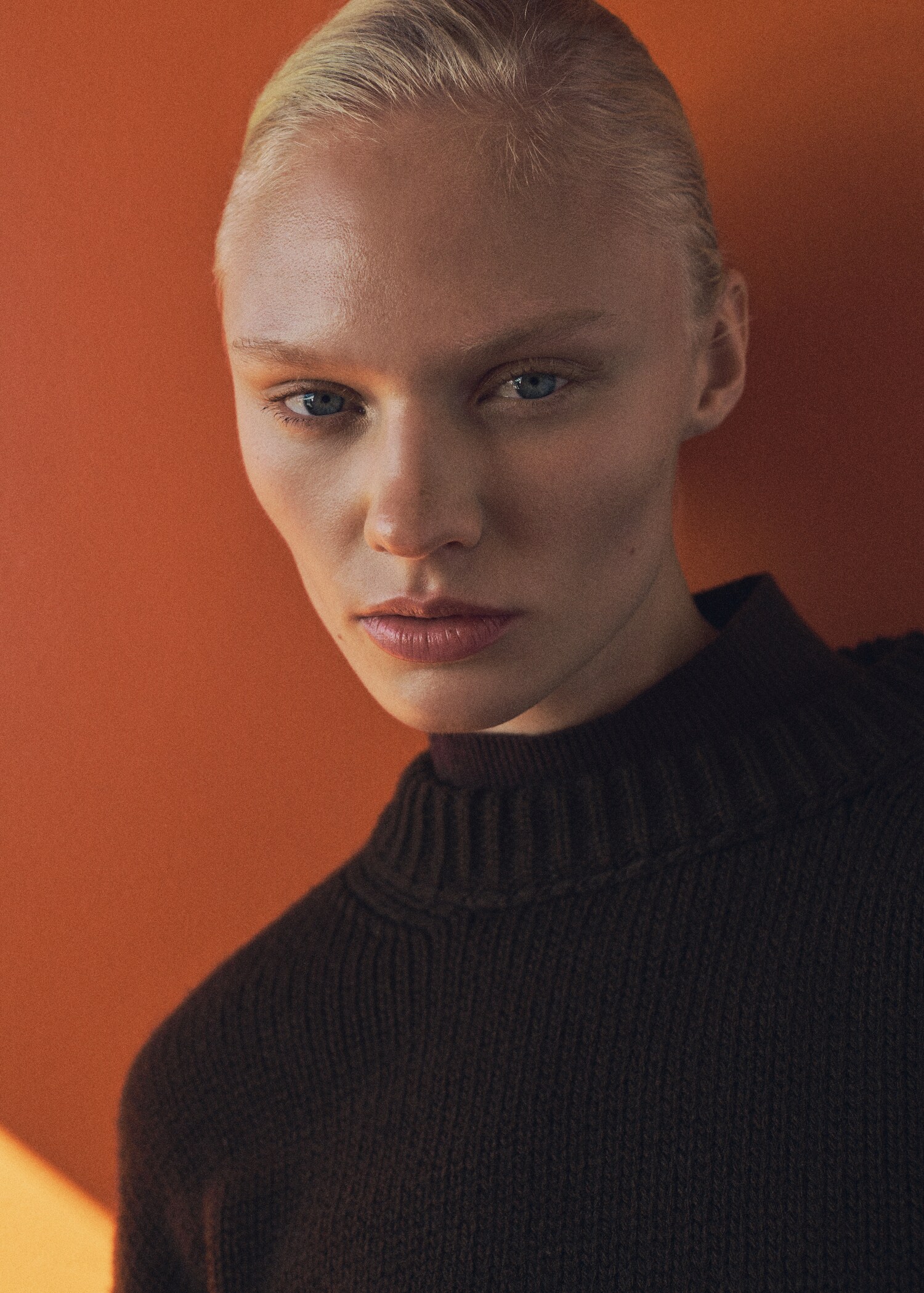 Round-neck knitted sweater - Details of the article 1