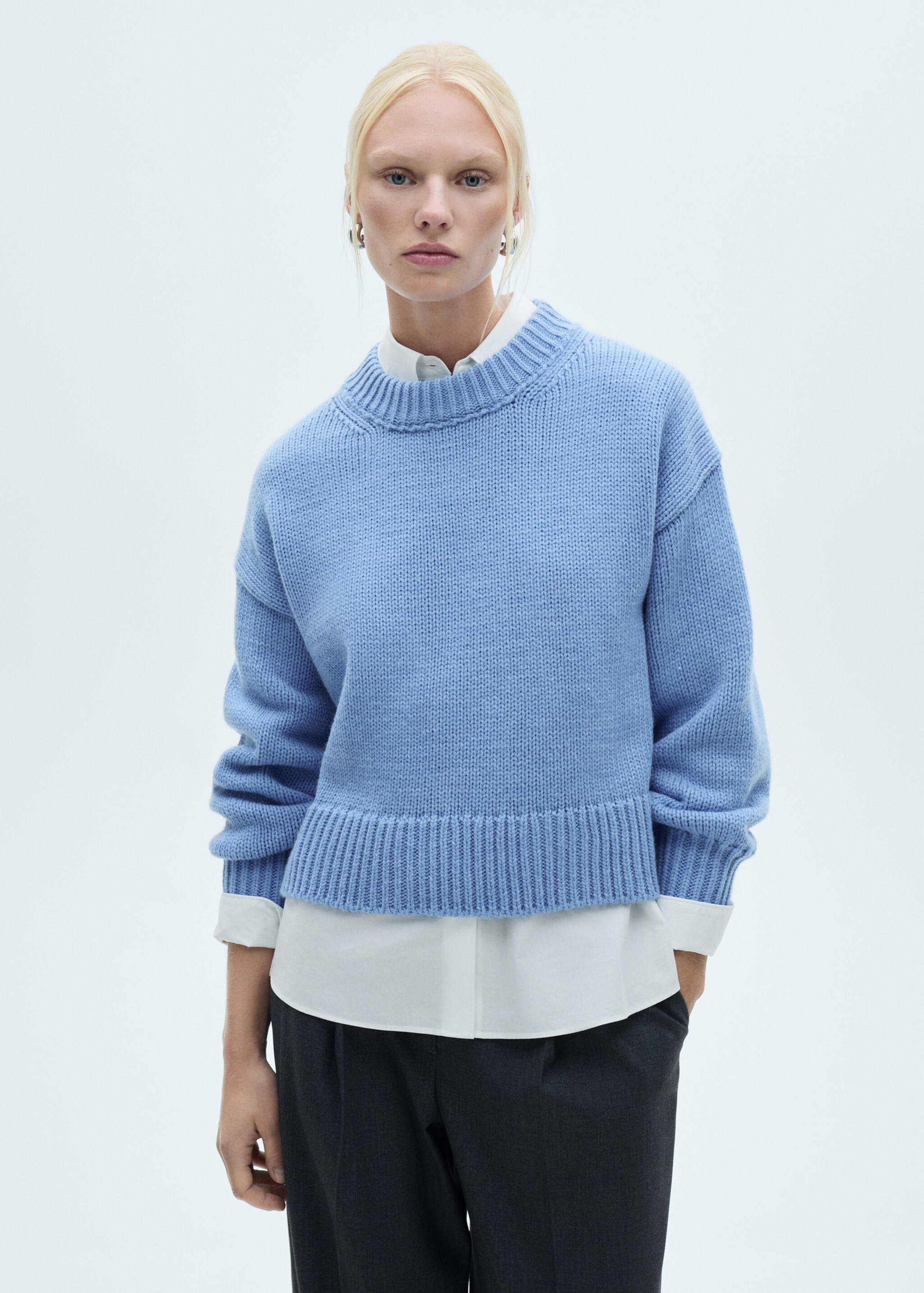 Round-neck knitted sweater - Medium plane, Sky Blue. Ref: 77007734-00.