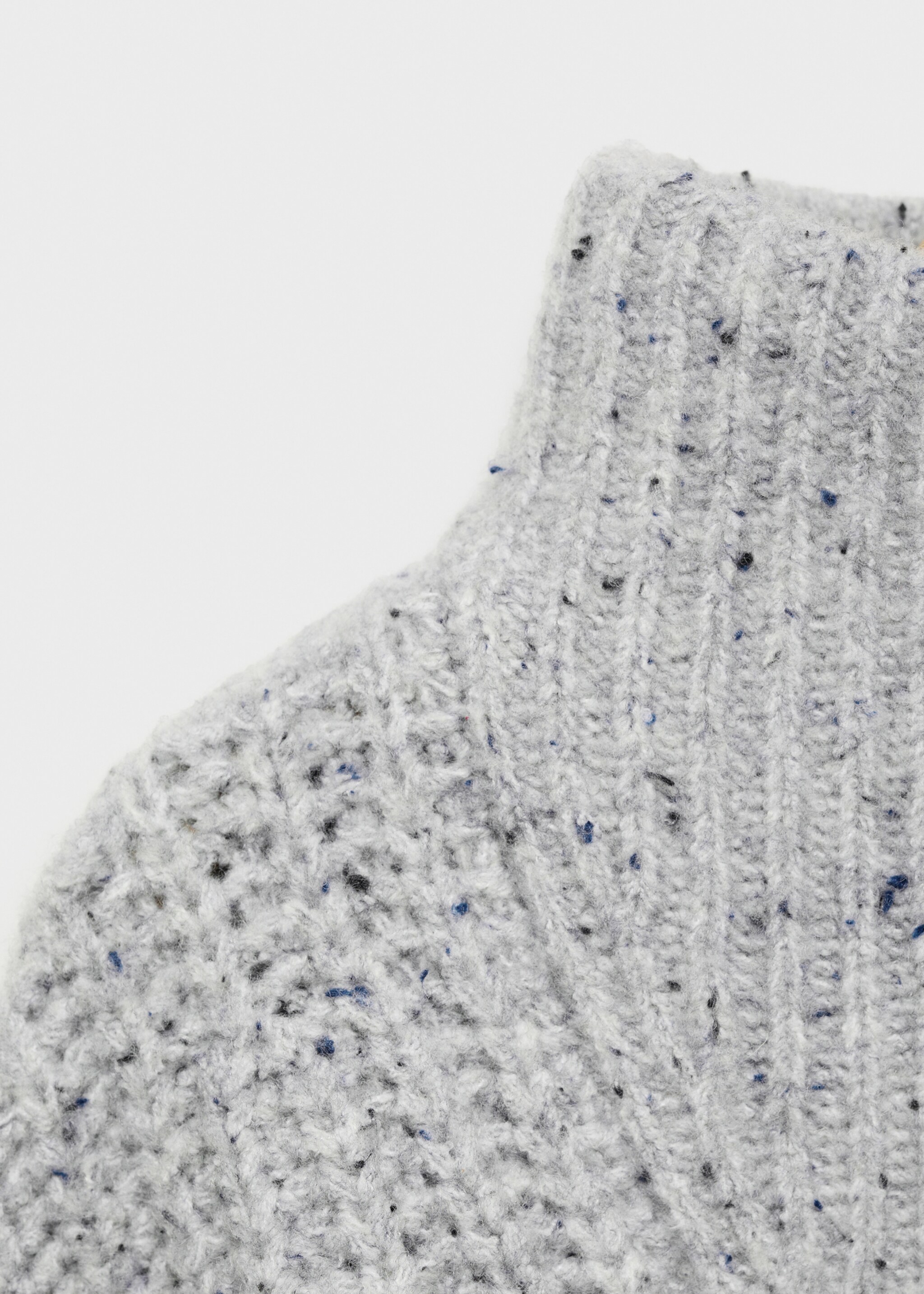 High neck sweater with zip - Details of the article 8, Medium Heather Grey. Ref: 77007736-00.