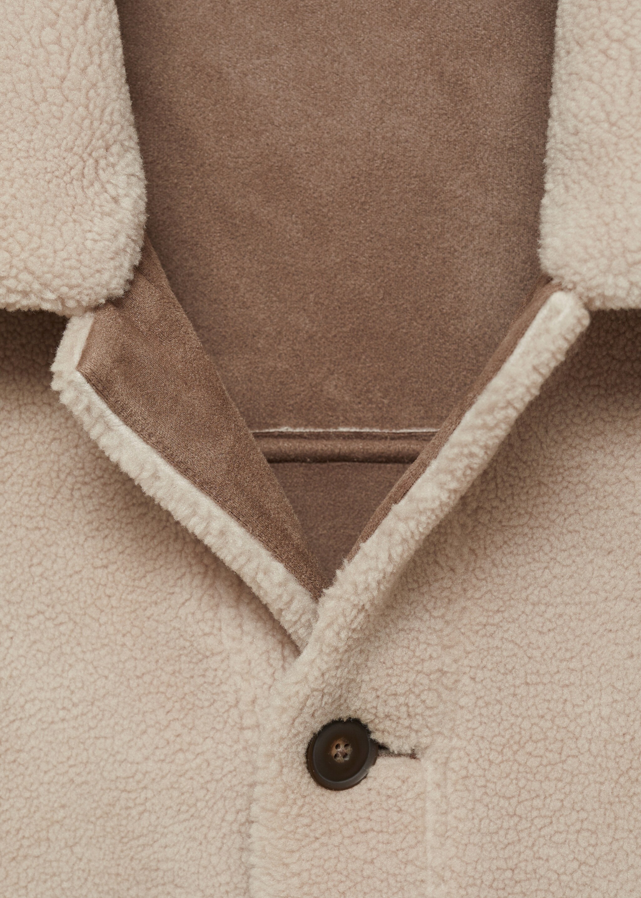 Regular fit sheepskin jacket with buttons - Details of the article 8, Ecru. Ref: 77007919-00.