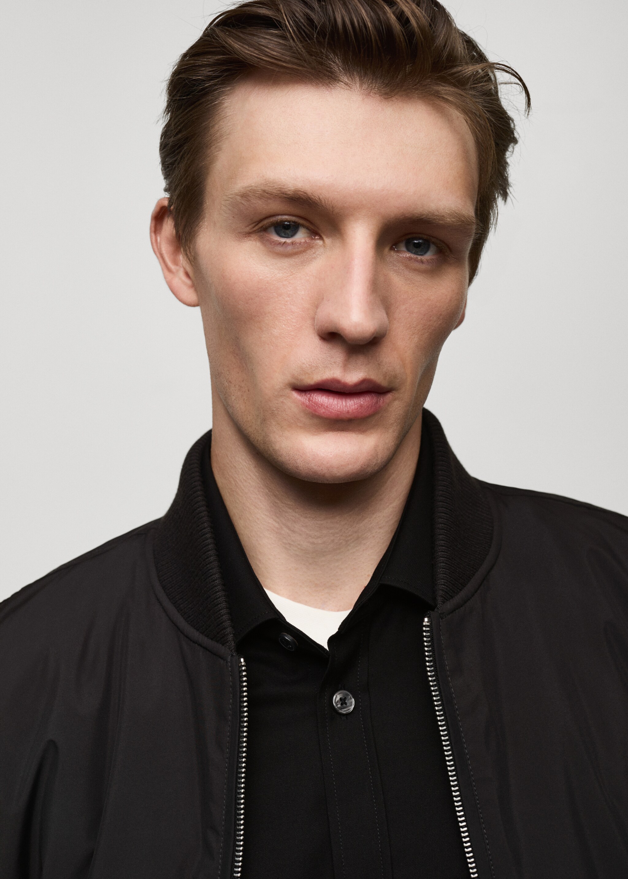 Regular fit quilted bomber - Details of the article 1, Black. Ref: 77007929-00.