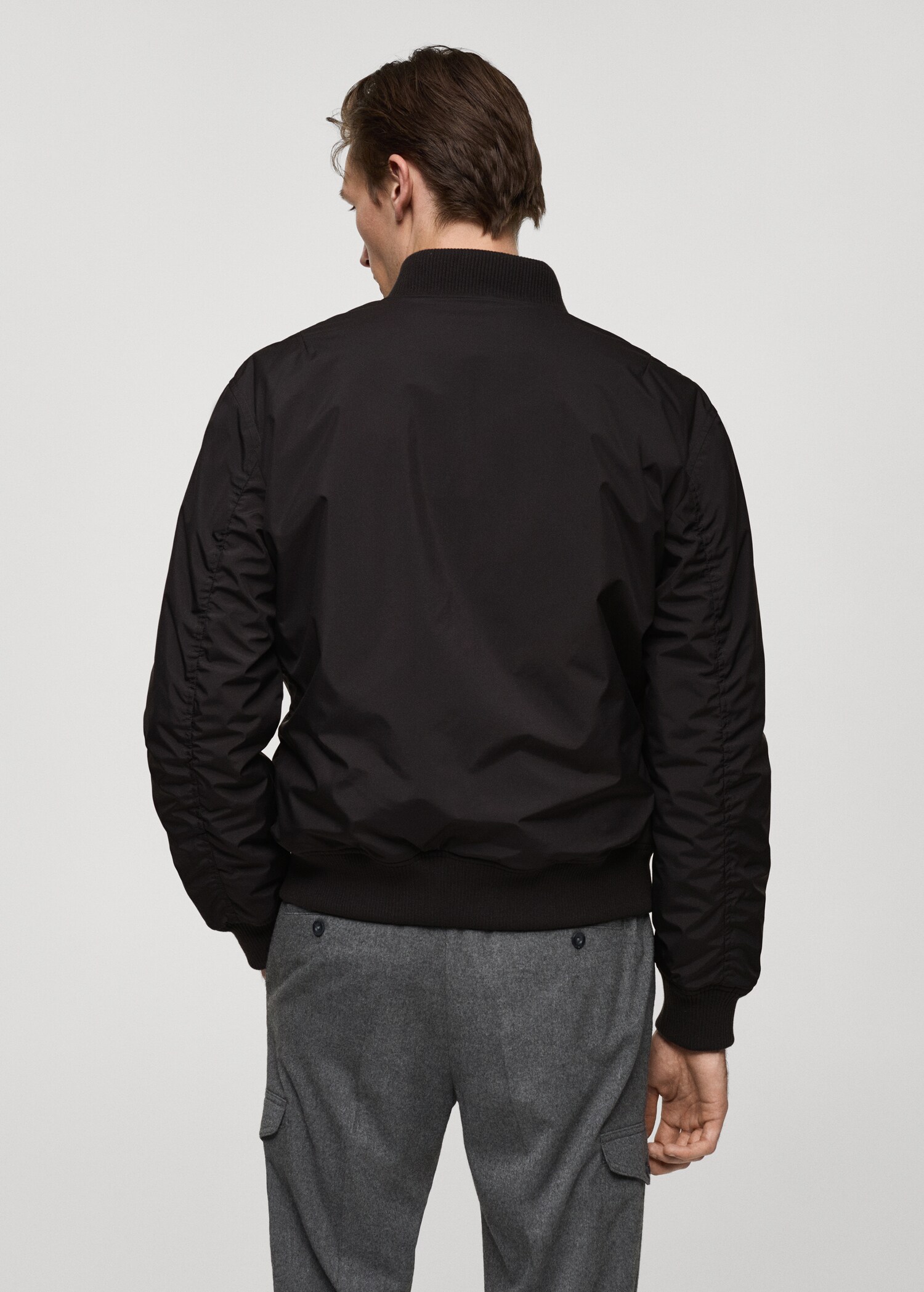 Bomber acolchada regular fit - Reverso del artículo